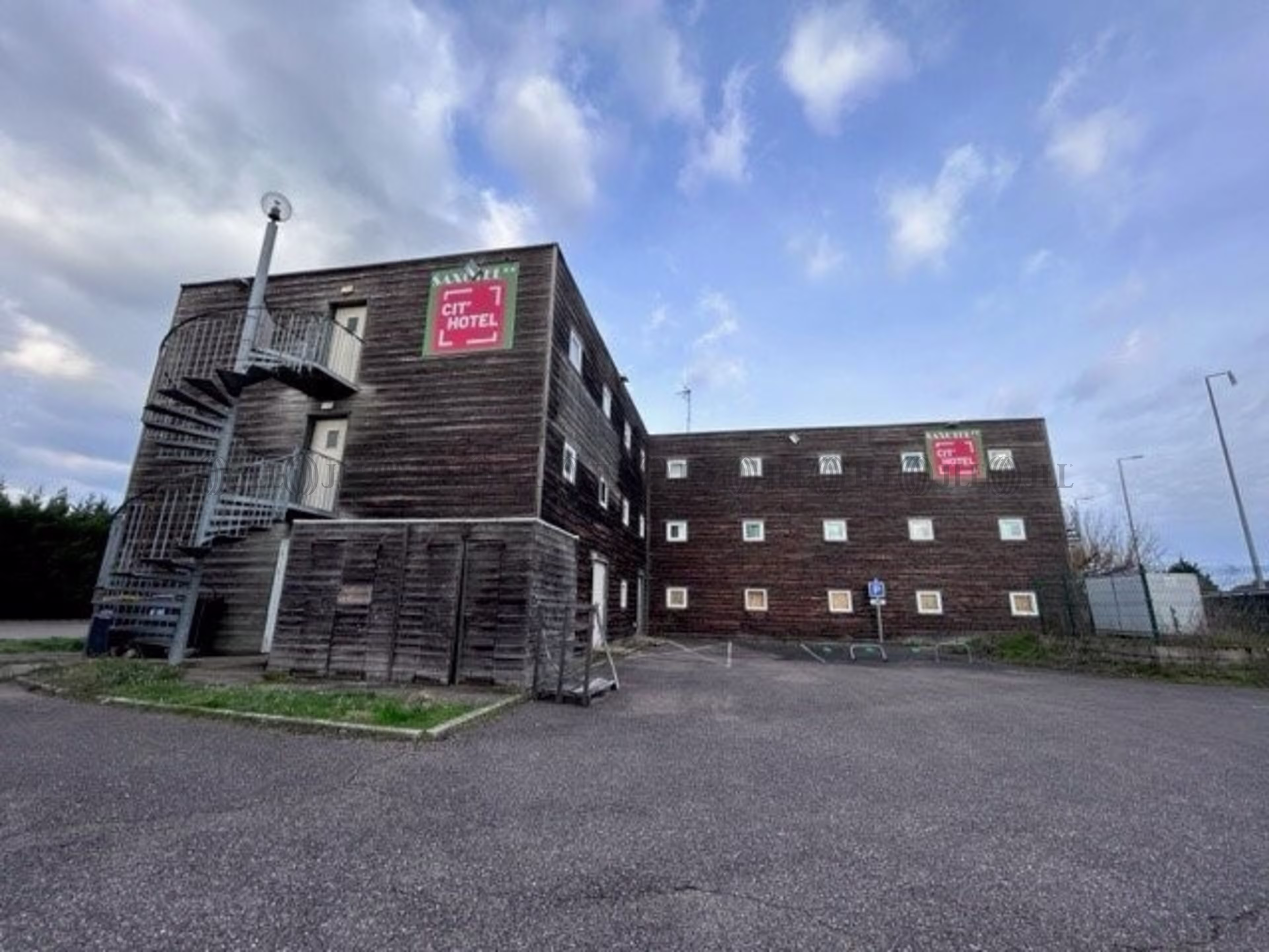 9 RUE ANDRE MARIE AMPERE