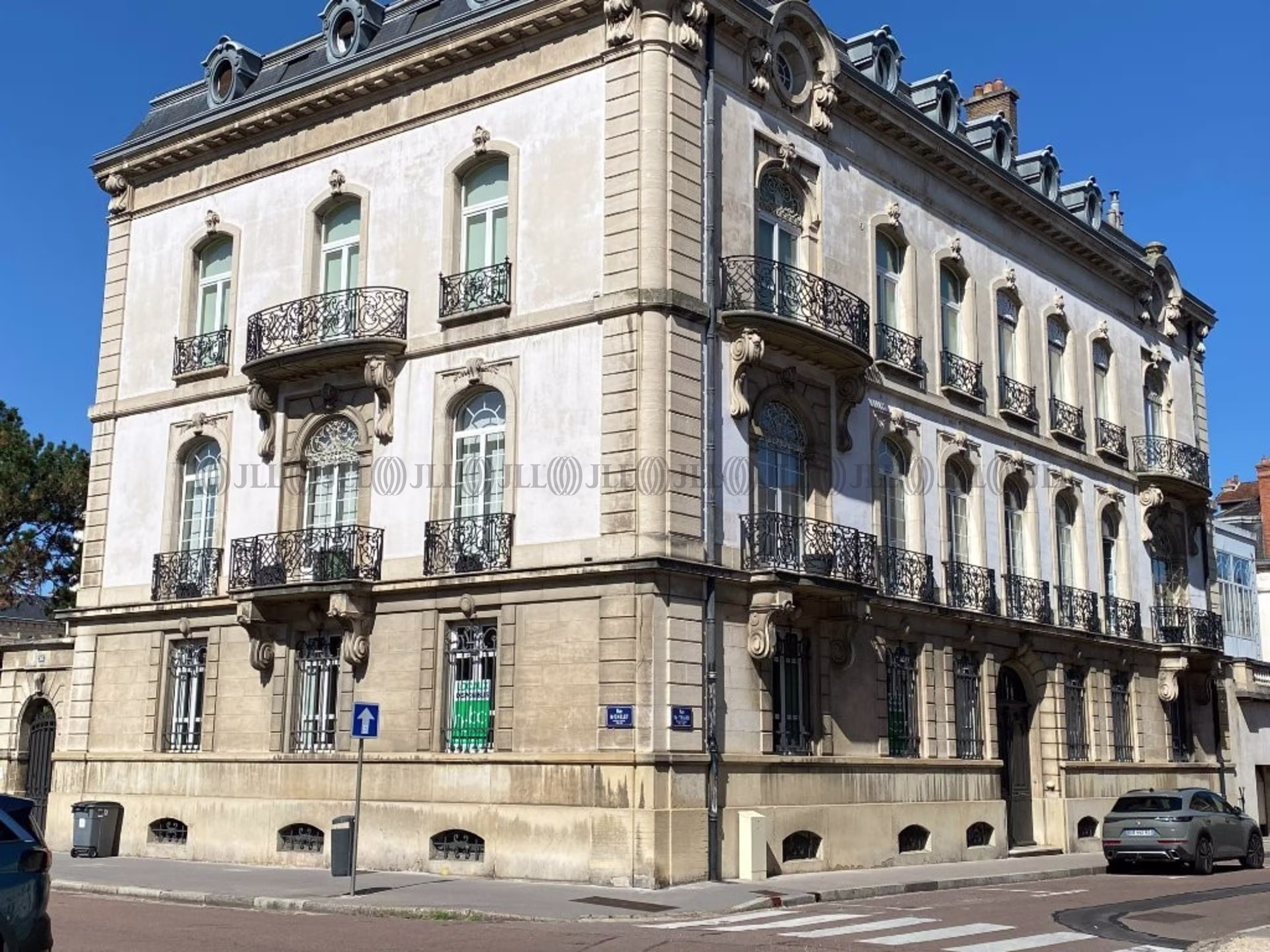 52 RUE DE THIARD
