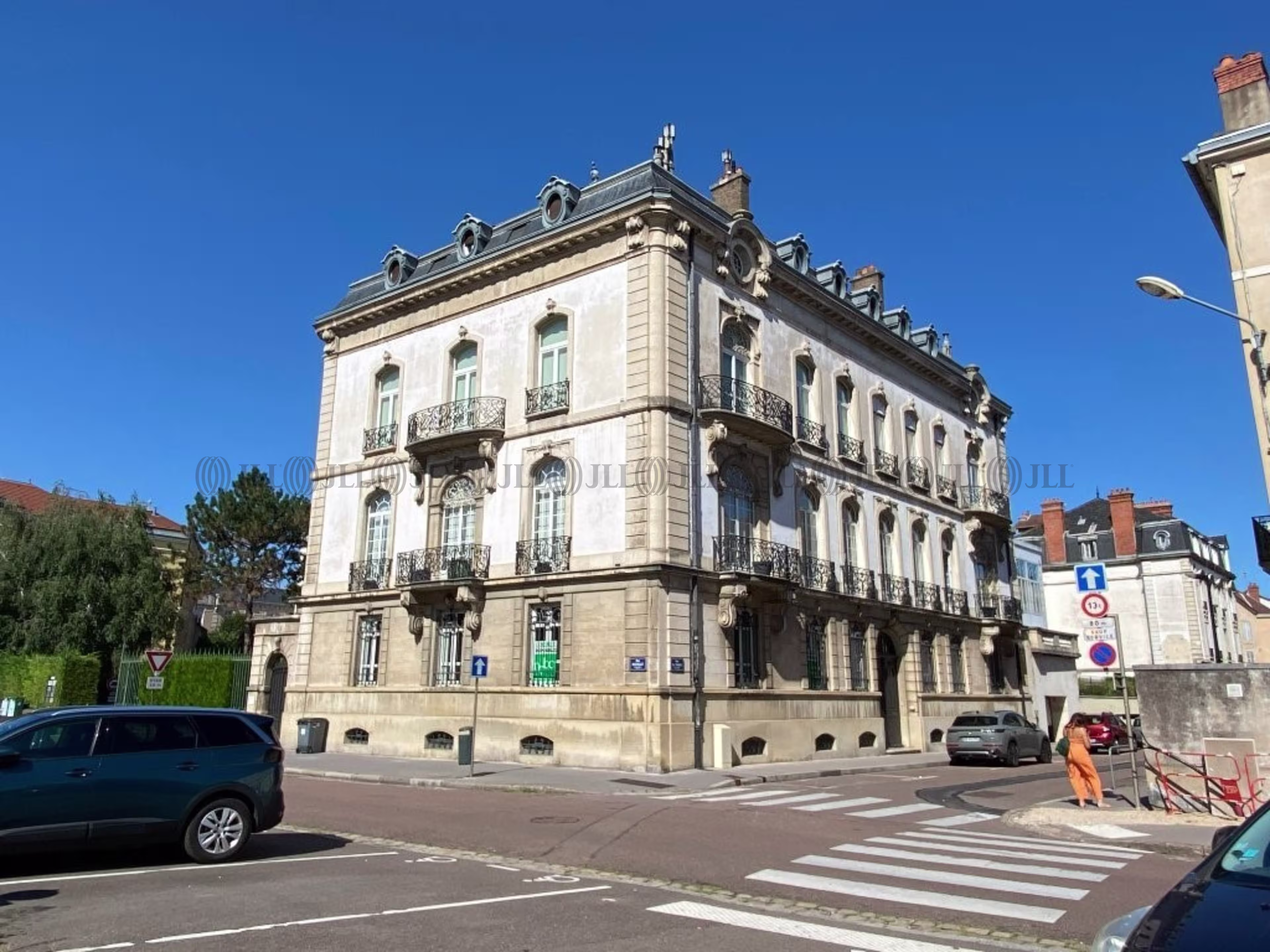 52 RUE DE THIARD