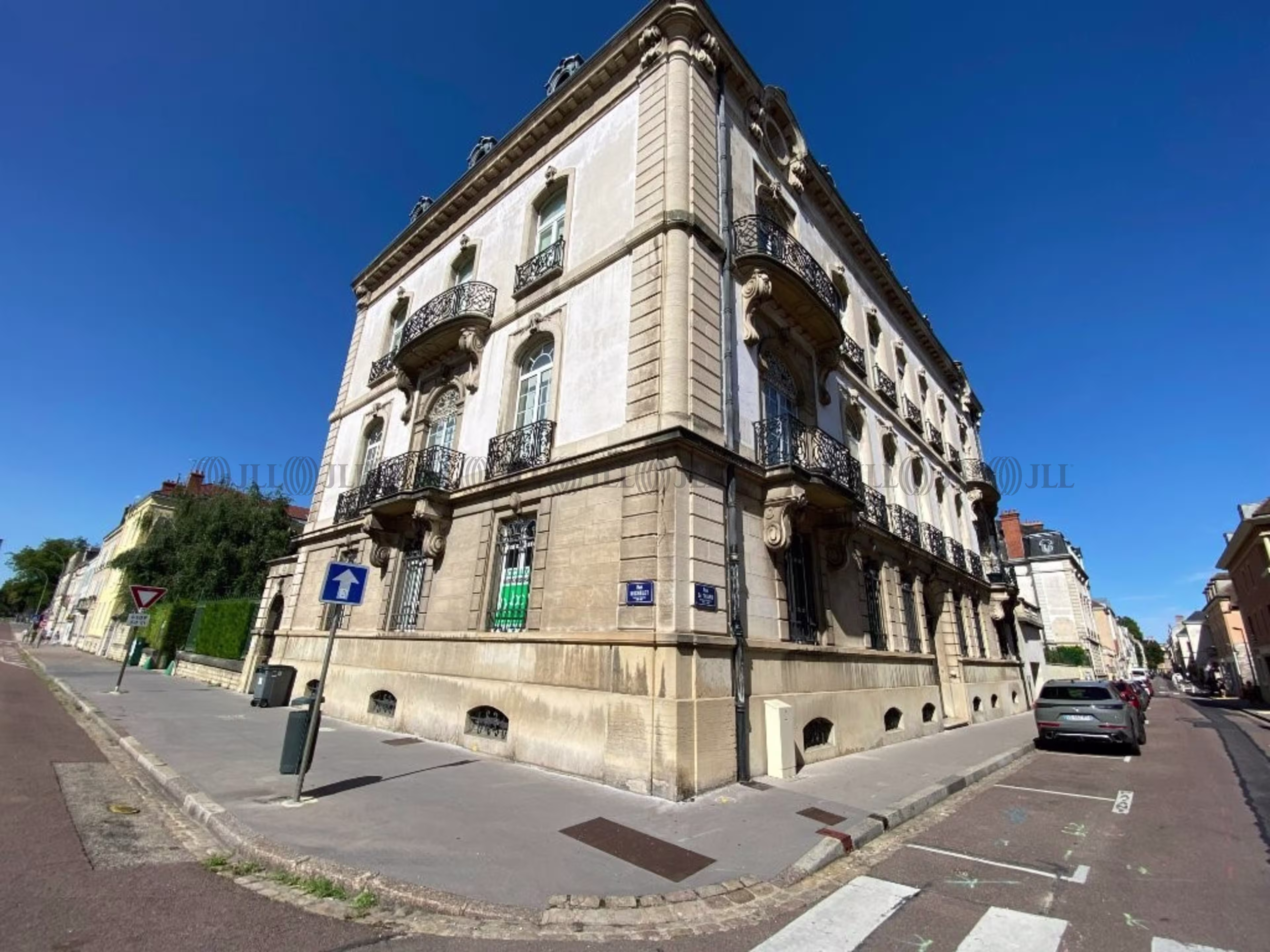 52 RUE DE THIARD