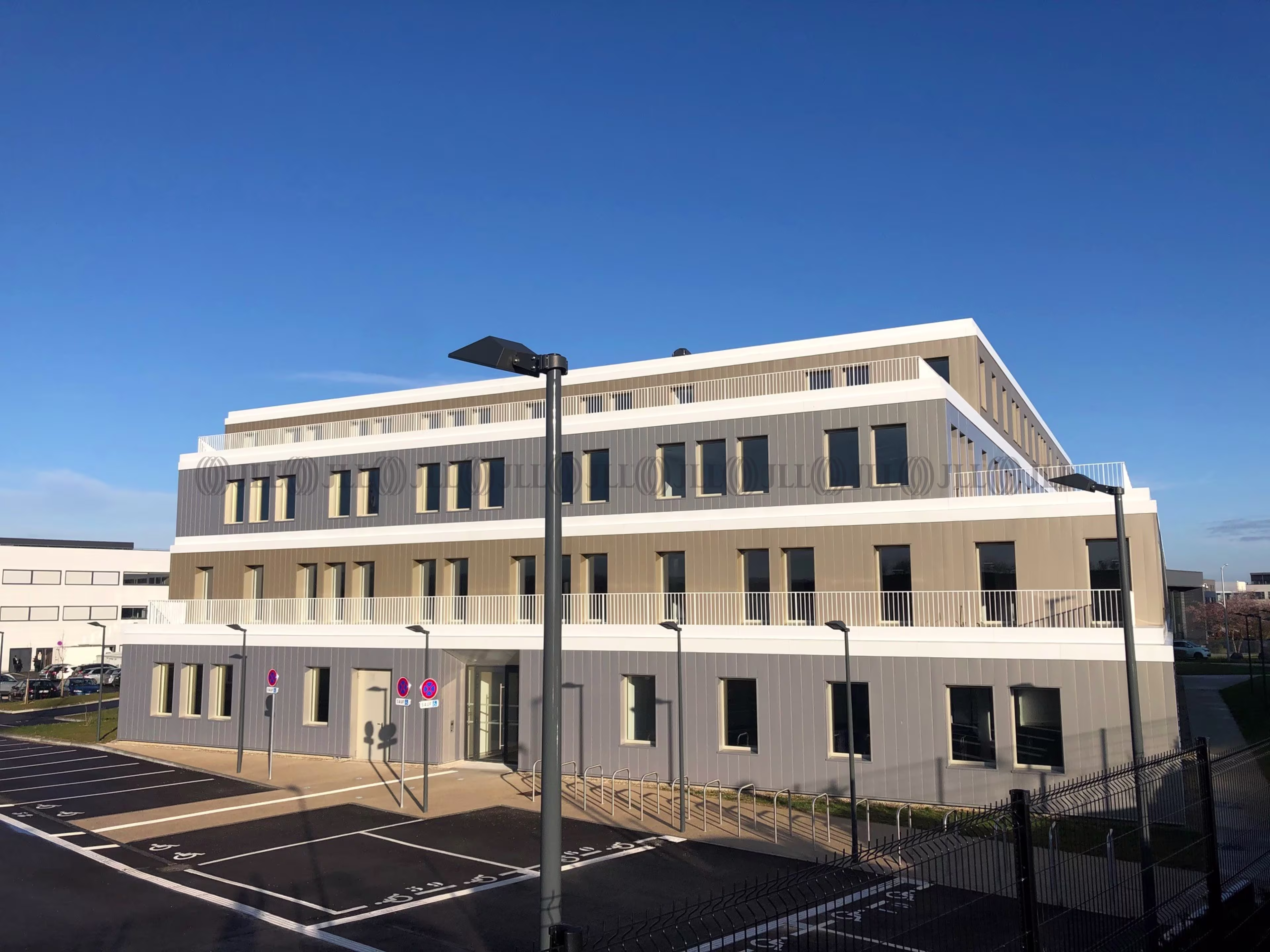 26 RUE RENE CASSIN