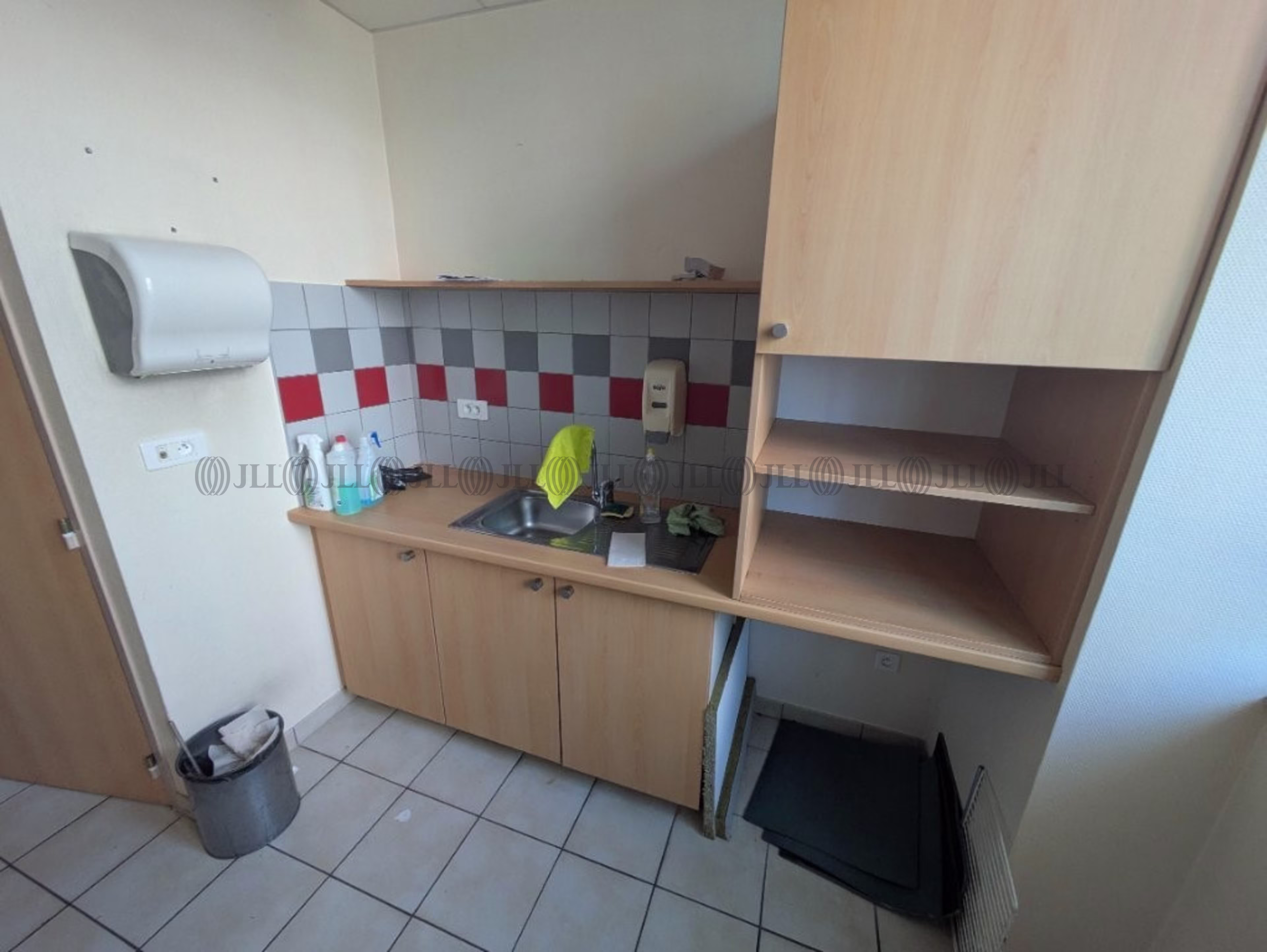 1 AVENUE GEORGES CLEMENCEAU