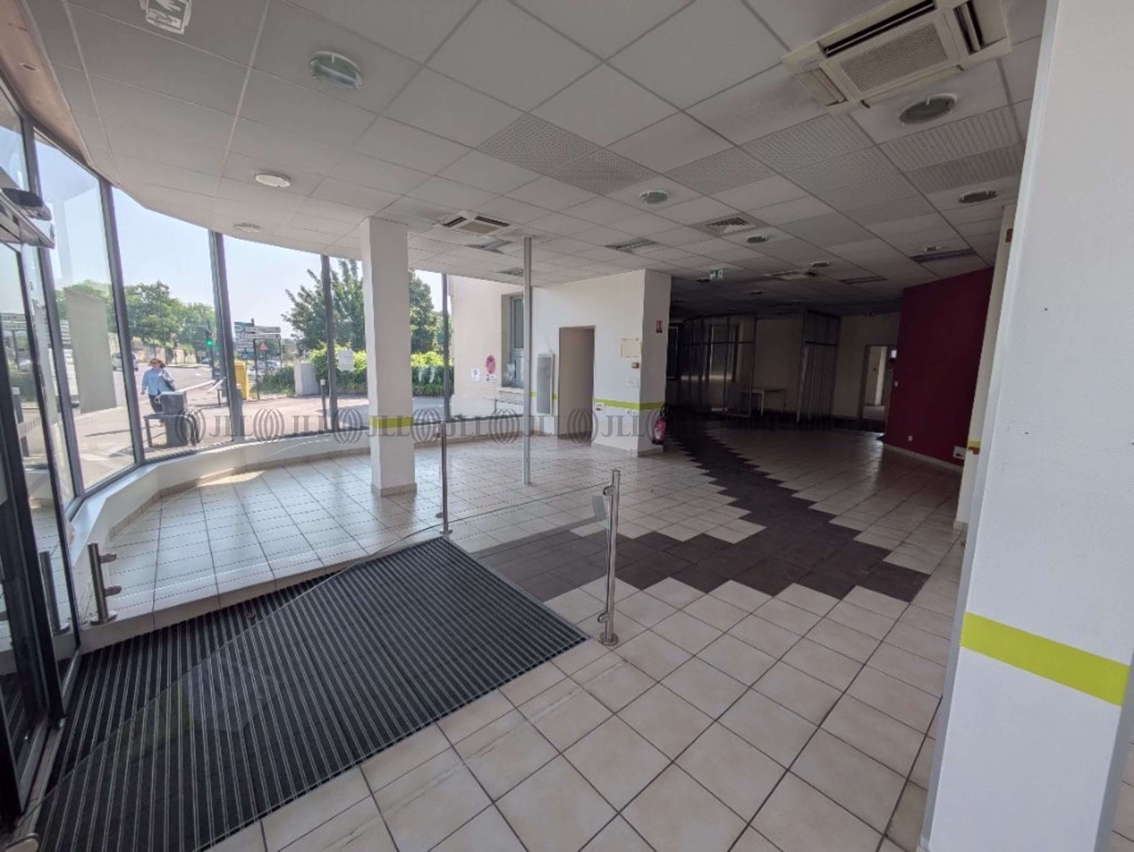 1 AVENUE GEORGES CLEMENCEAU