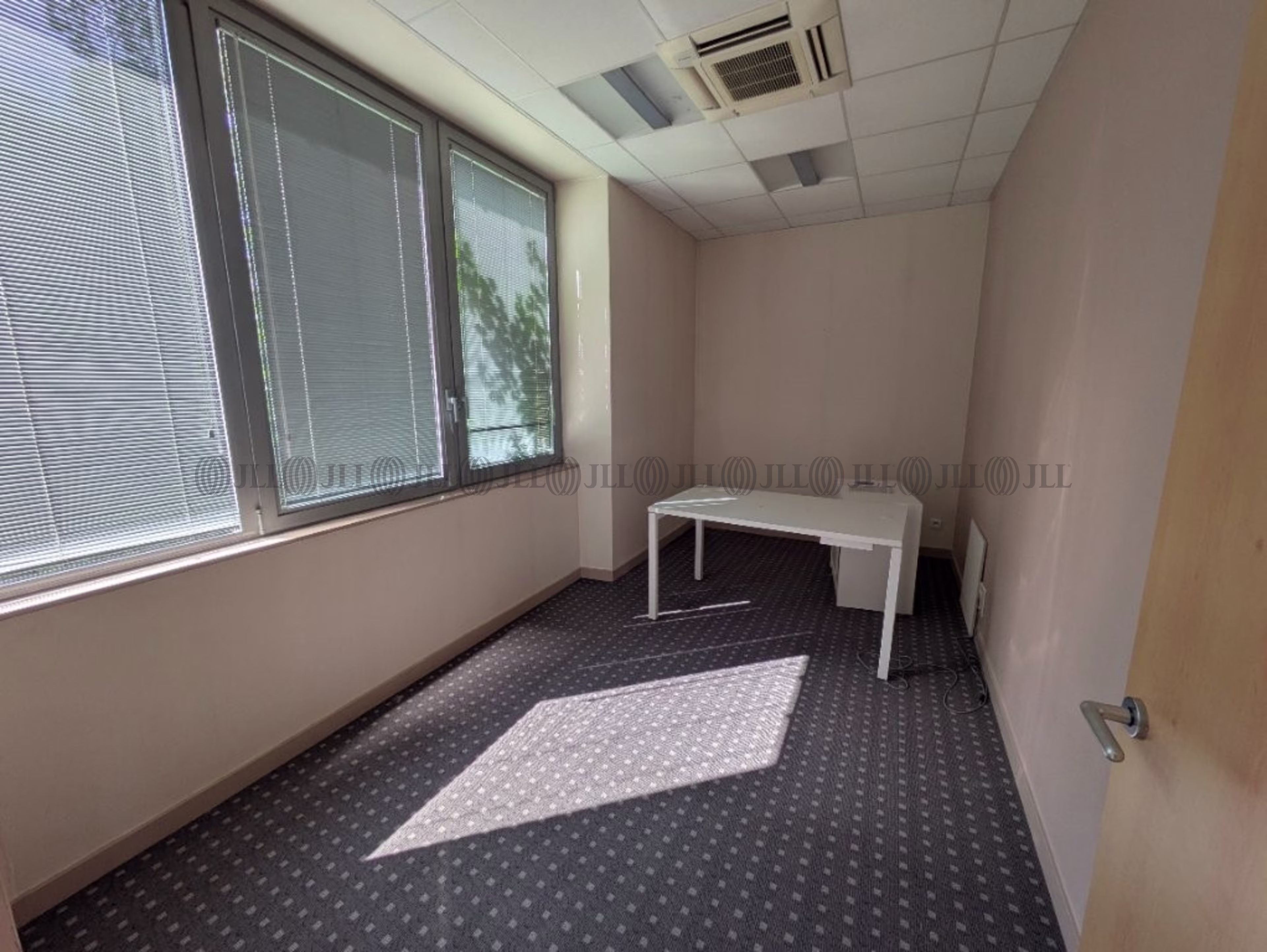 1 AVENUE GEORGES CLEMENCEAU