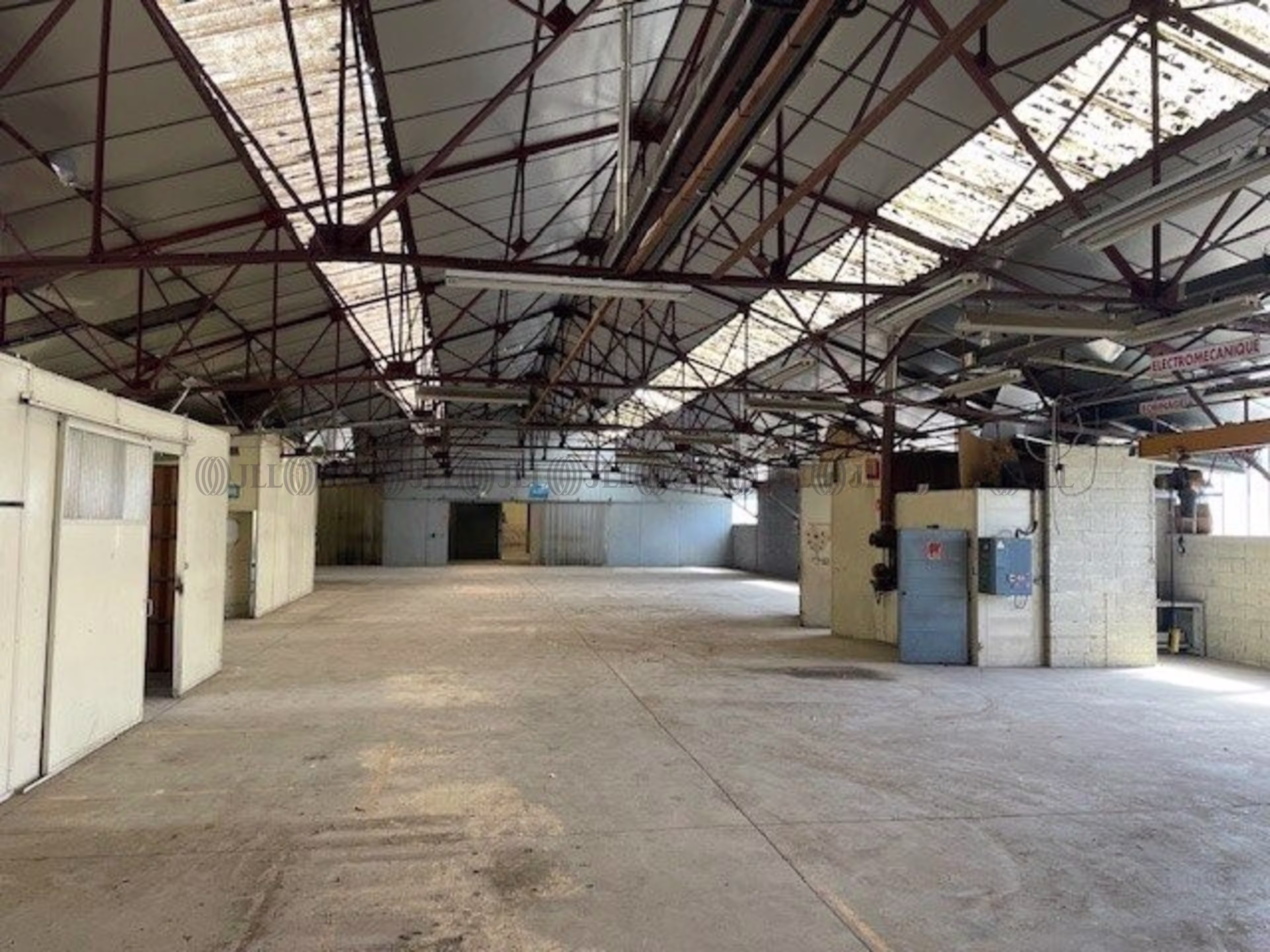 16 RUE DU PROFESSEUR LOUIS NEEL