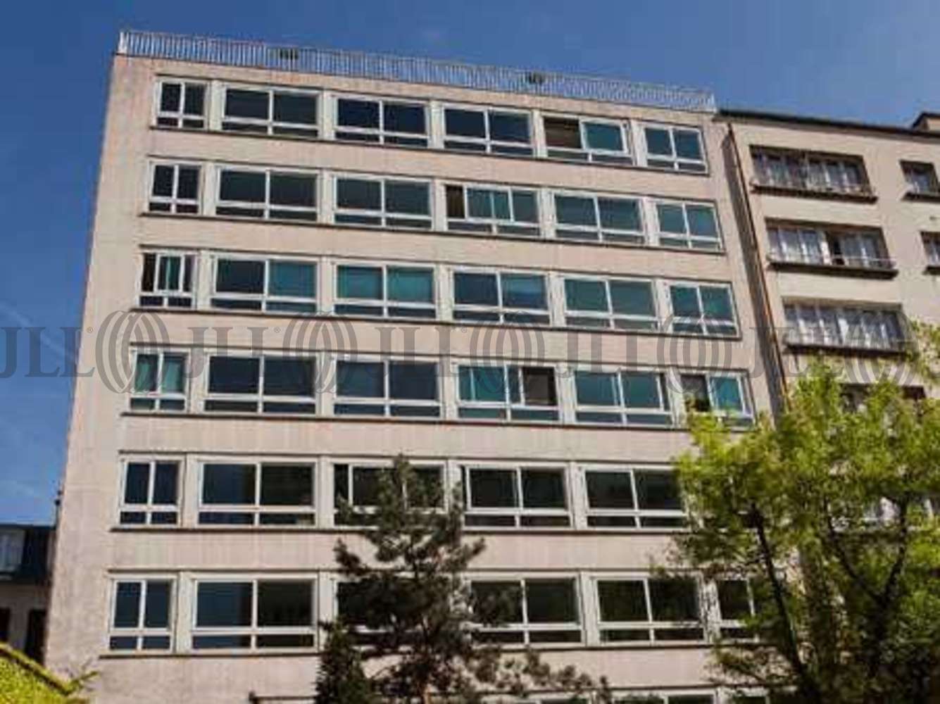 135 Av Charles De Gaulle 92200 Neuilly-sur-seine