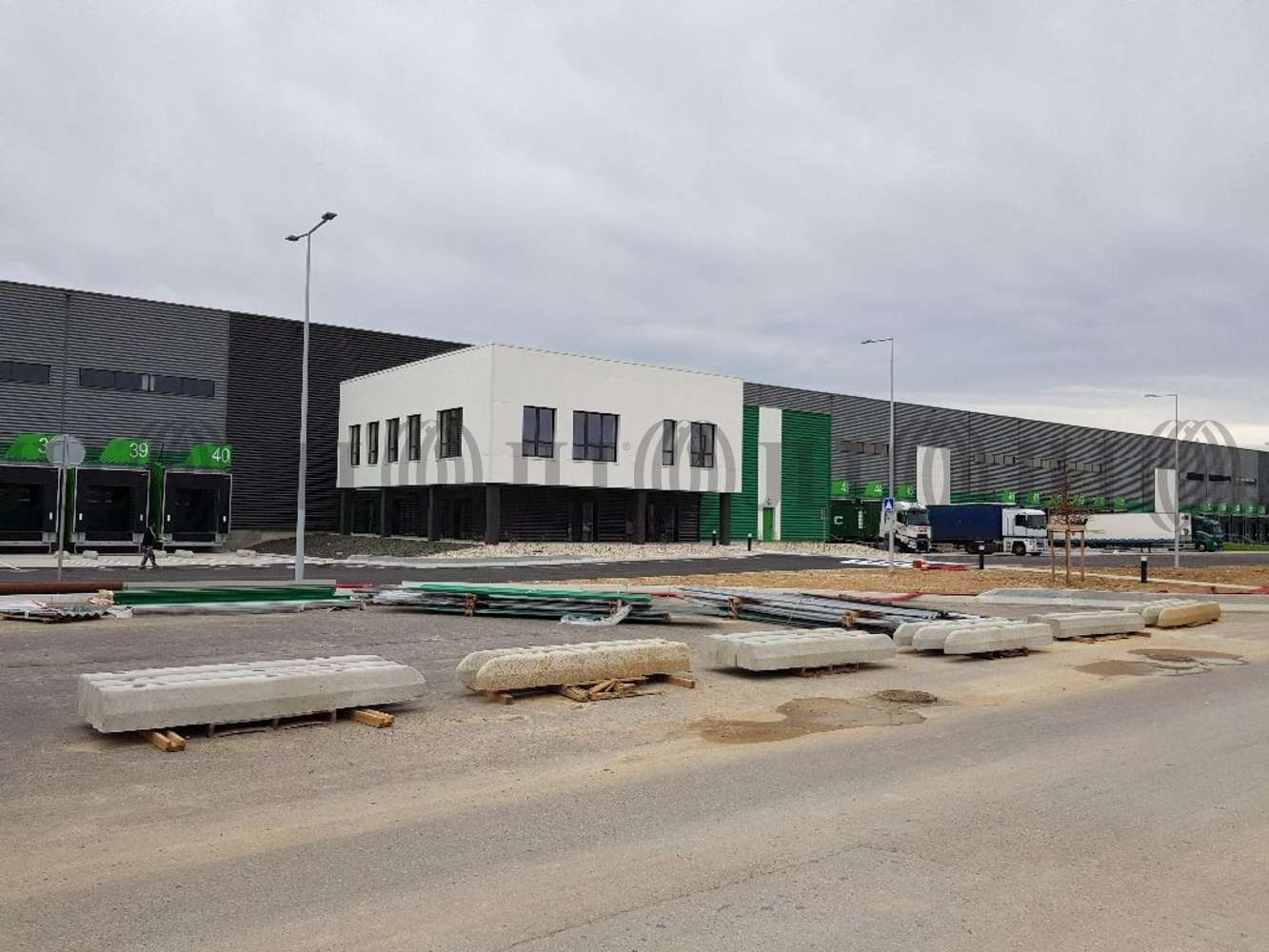 Plateformes logistiques Pont d ain, 01160 - PONT D AIN -  LYON NORD