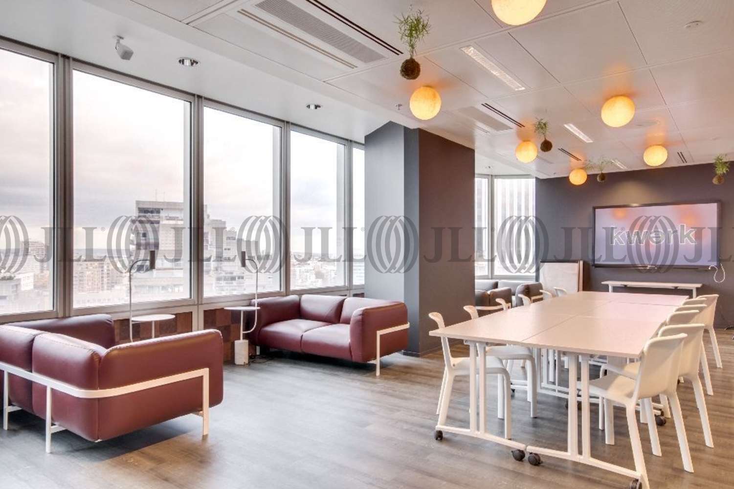 Bureaux A Louer Kwerk Tour First 92400 Ile De France Courbevoie 56914 Jll France