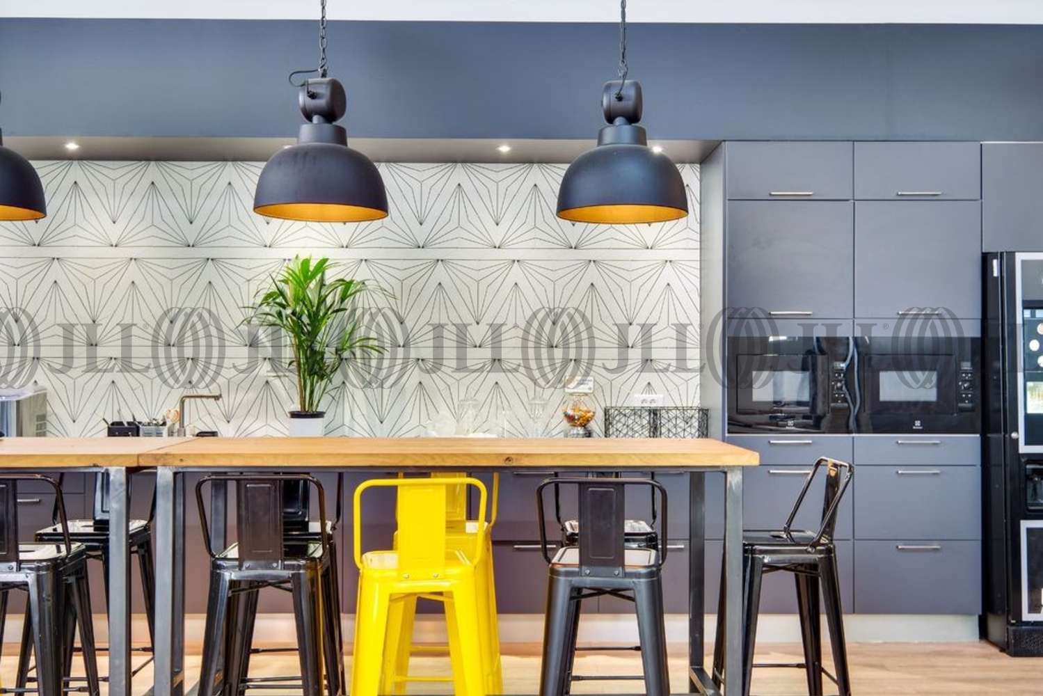Bureaux Clichy, 92110 - 21-23 RUE MARTISSOT
