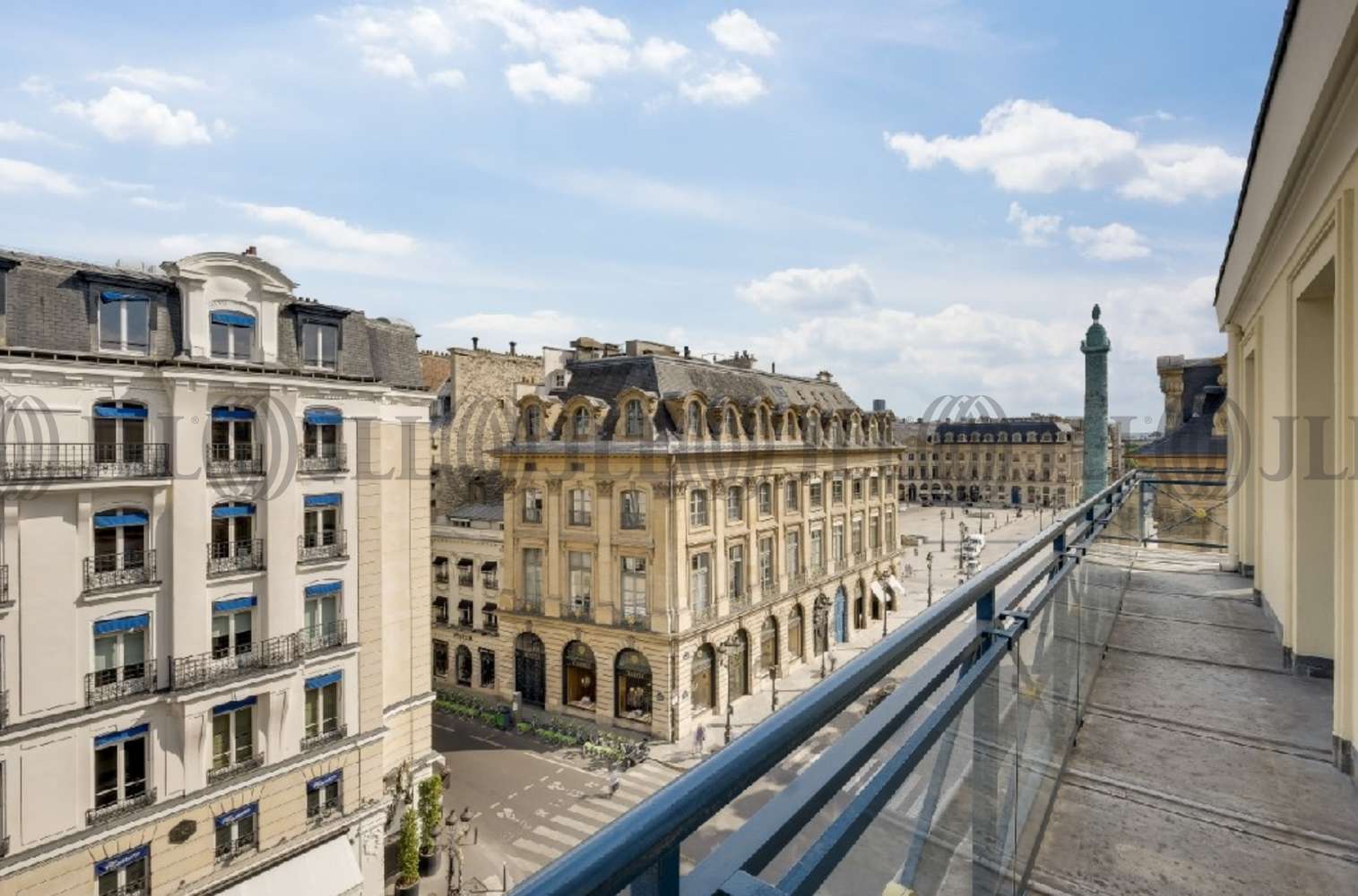 Bureaux A Louer Ile De France Paris 560 Jll France