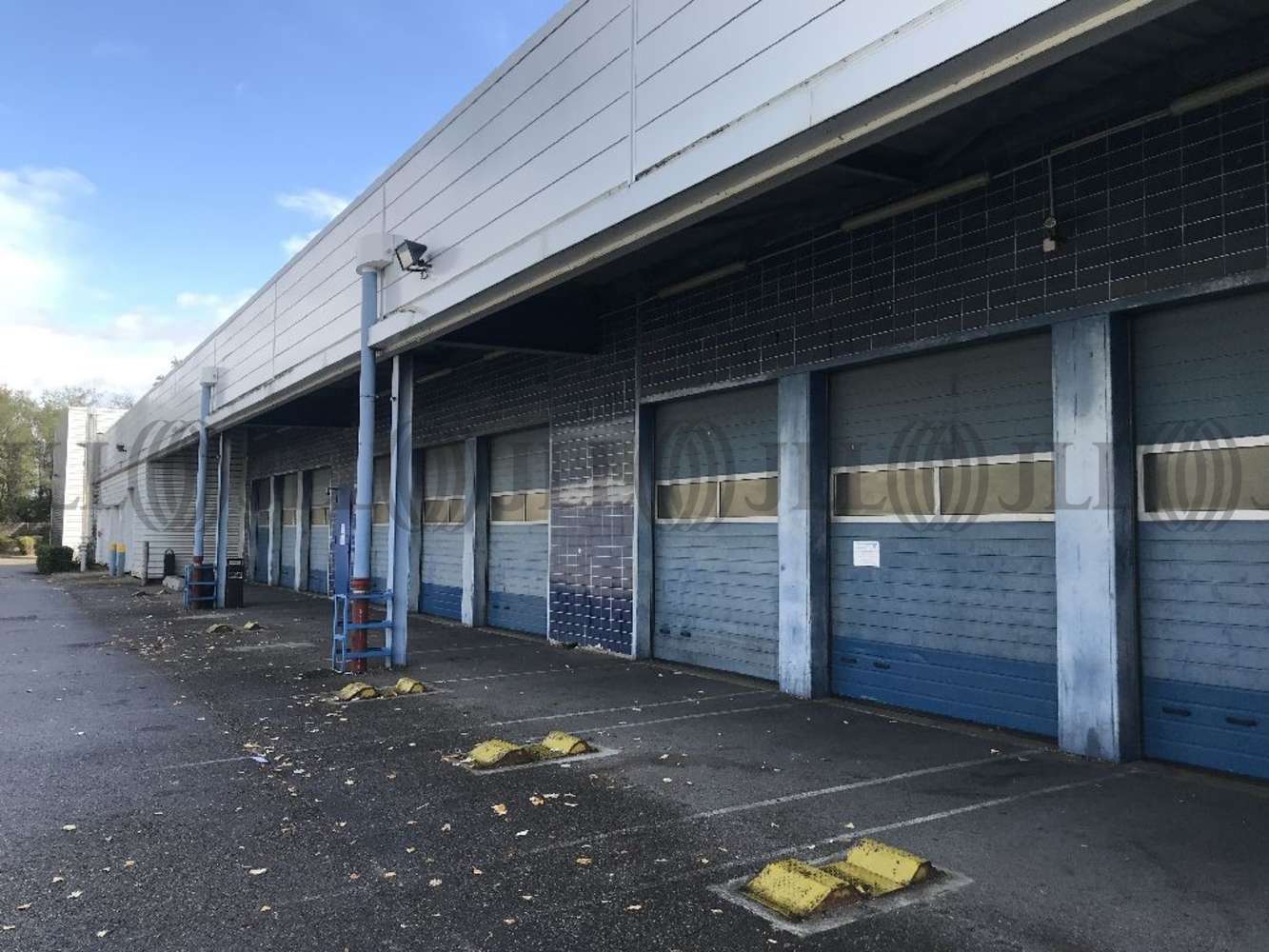 Plateformes logistiques Decines charpieu, 69150 - DECINES-CHARPIEU Plateformes logistiques Decines charpieu, 69150 - DECINES-CHARPIEU