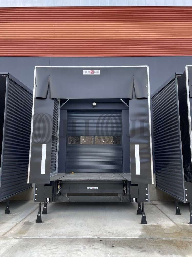 Plateformes logistiques Miribel, 01700 - LES ECHETS - LYON NORD