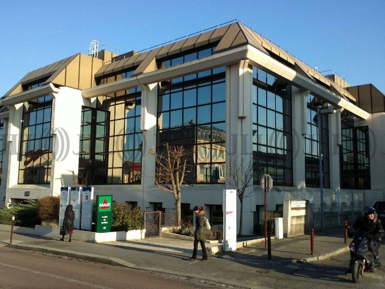 82 Rue Yves Le Coz 78000 Versailles