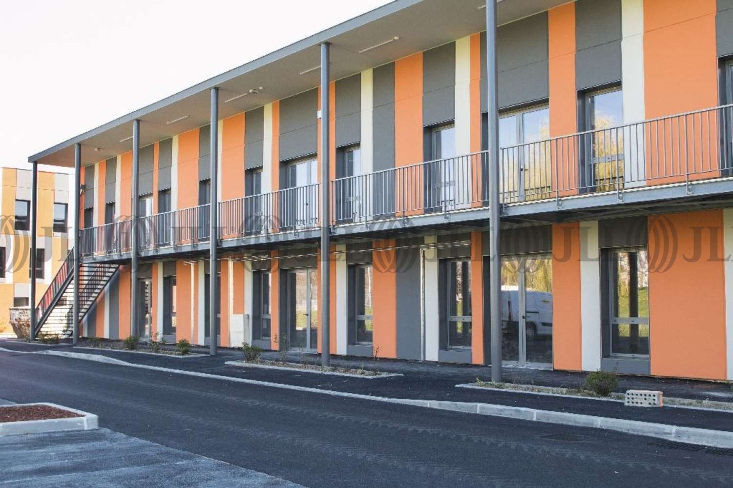 Activités/entrepôt Francheville, 69340 - Green Valley - Location / Vente (69) - 9553251