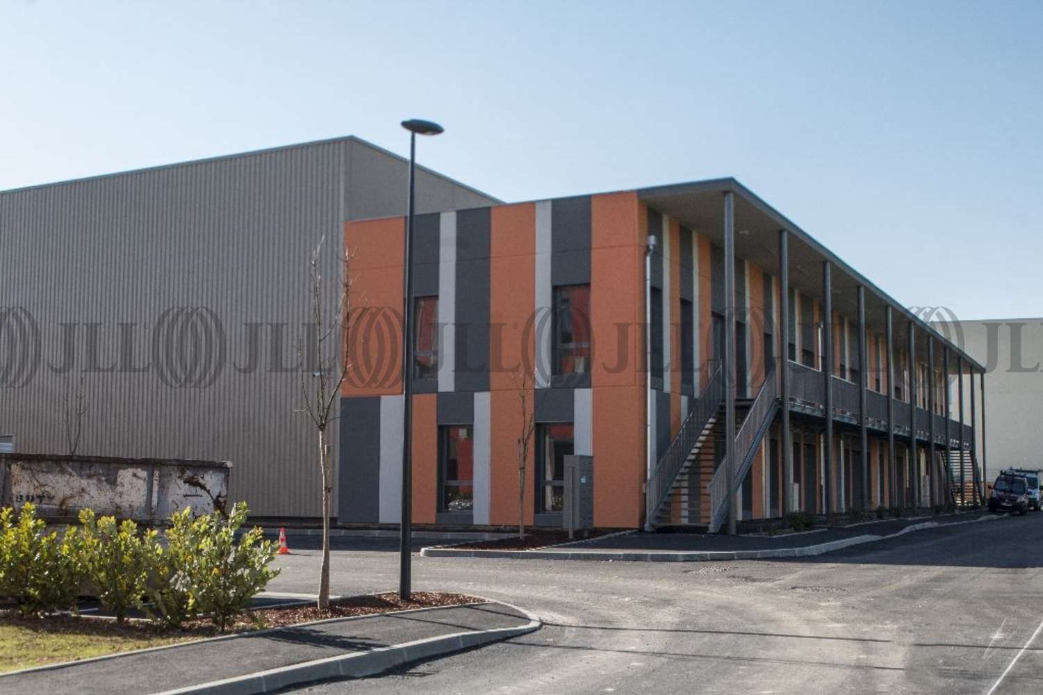 Activités/entrepôt Francheville, 69340 - Green Valley - Location / Vente (69) - 9553252