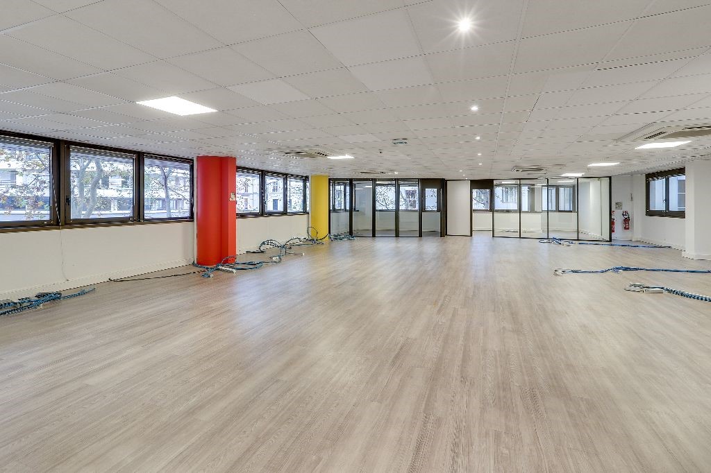 Bureaux A Louer Le Courcelles Wilson 92300 Ile De France Levallois Perret 22554 Jll France