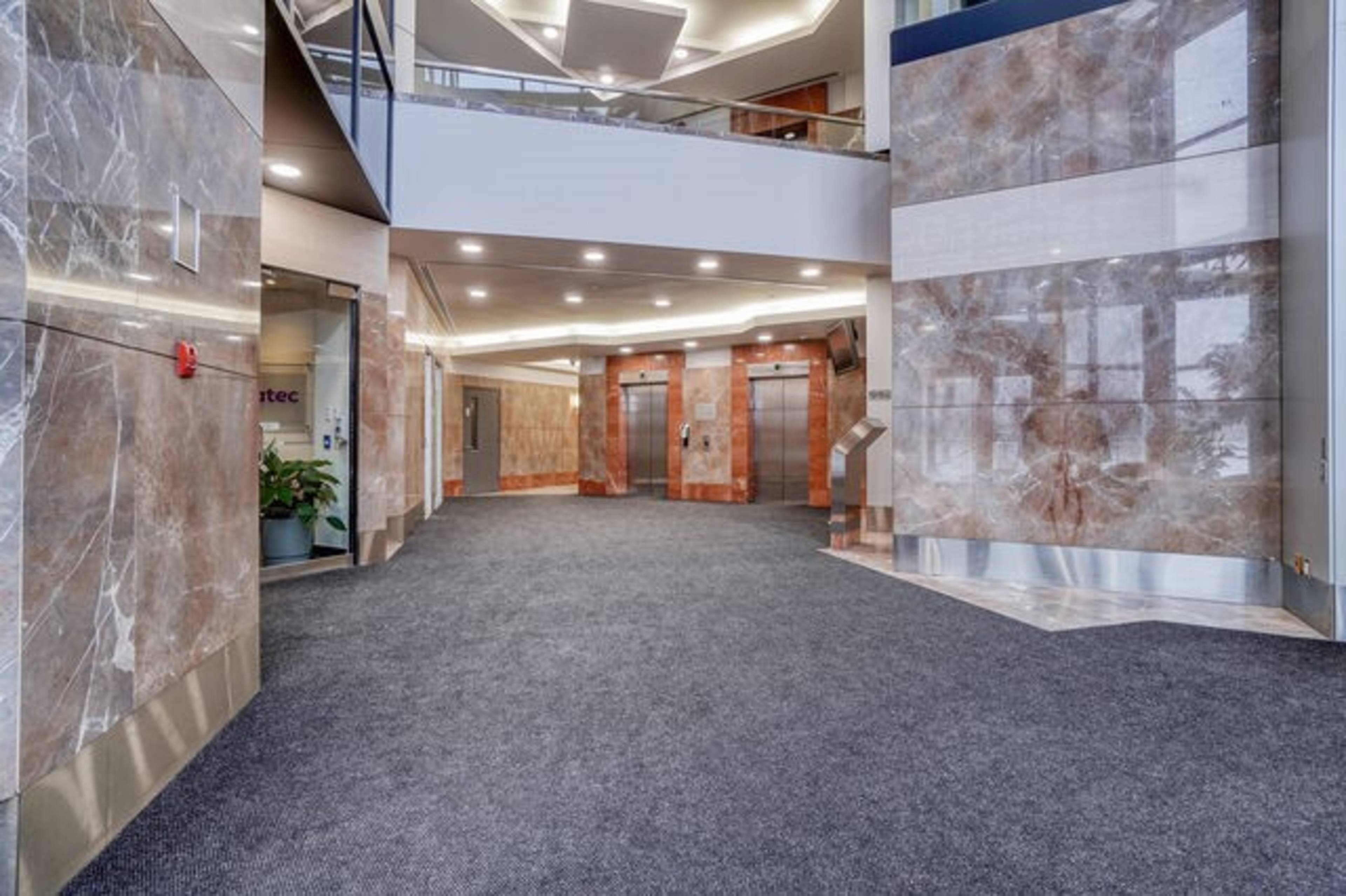 1425 TransCanada, 1425 route Transcanadienne | JLL Properties - CA