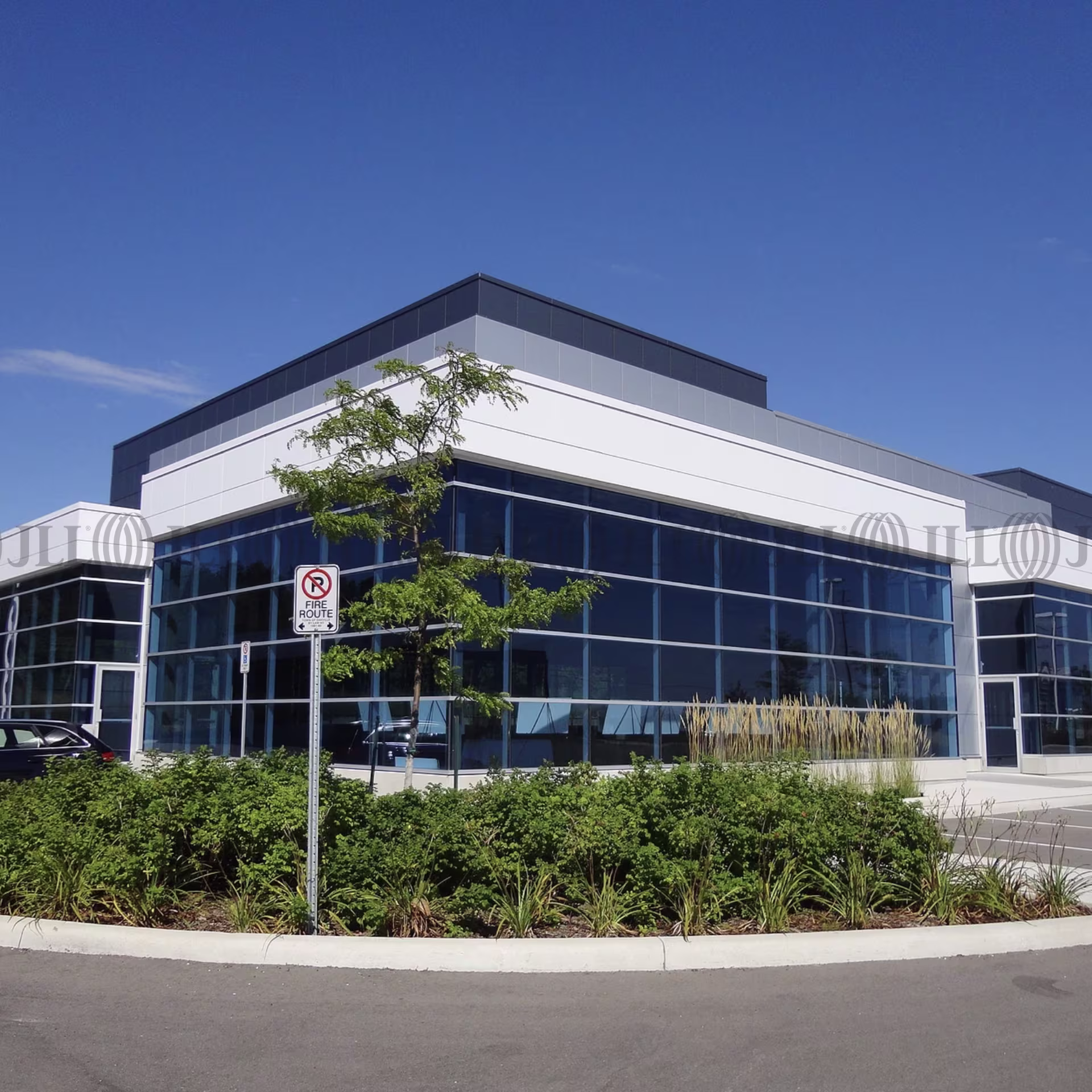 1383 North Service Road East