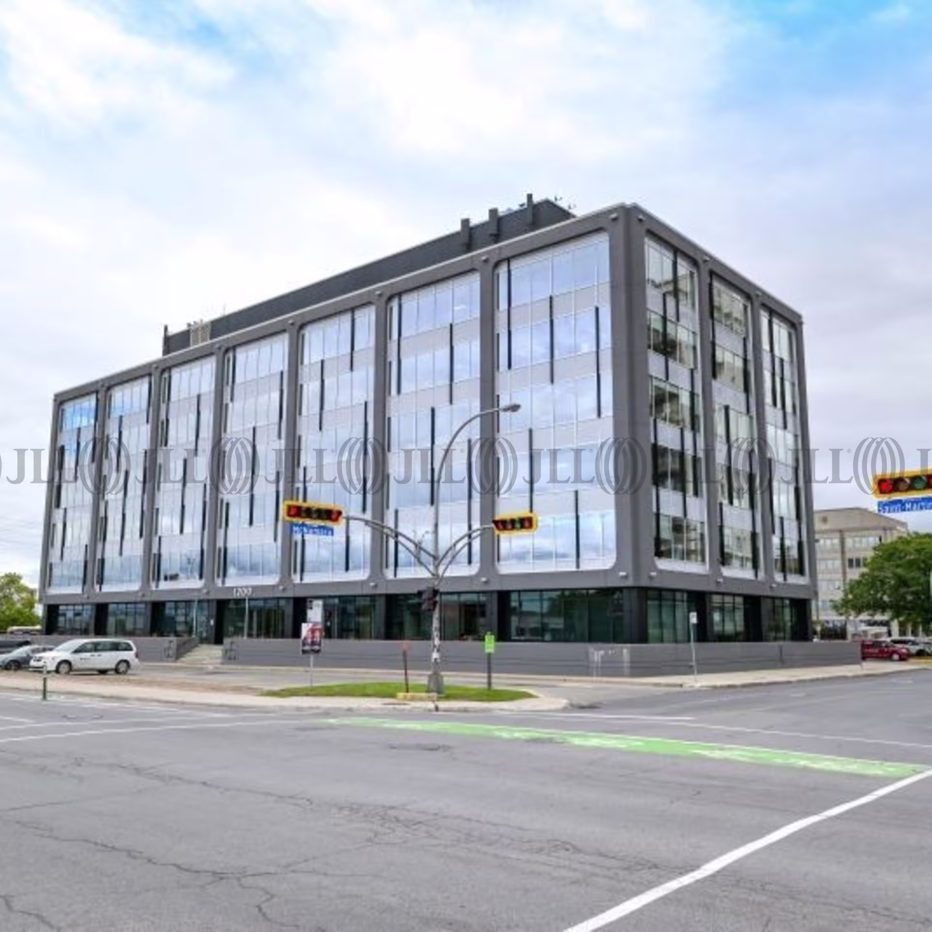 1200 Saint-Martin Boulevard