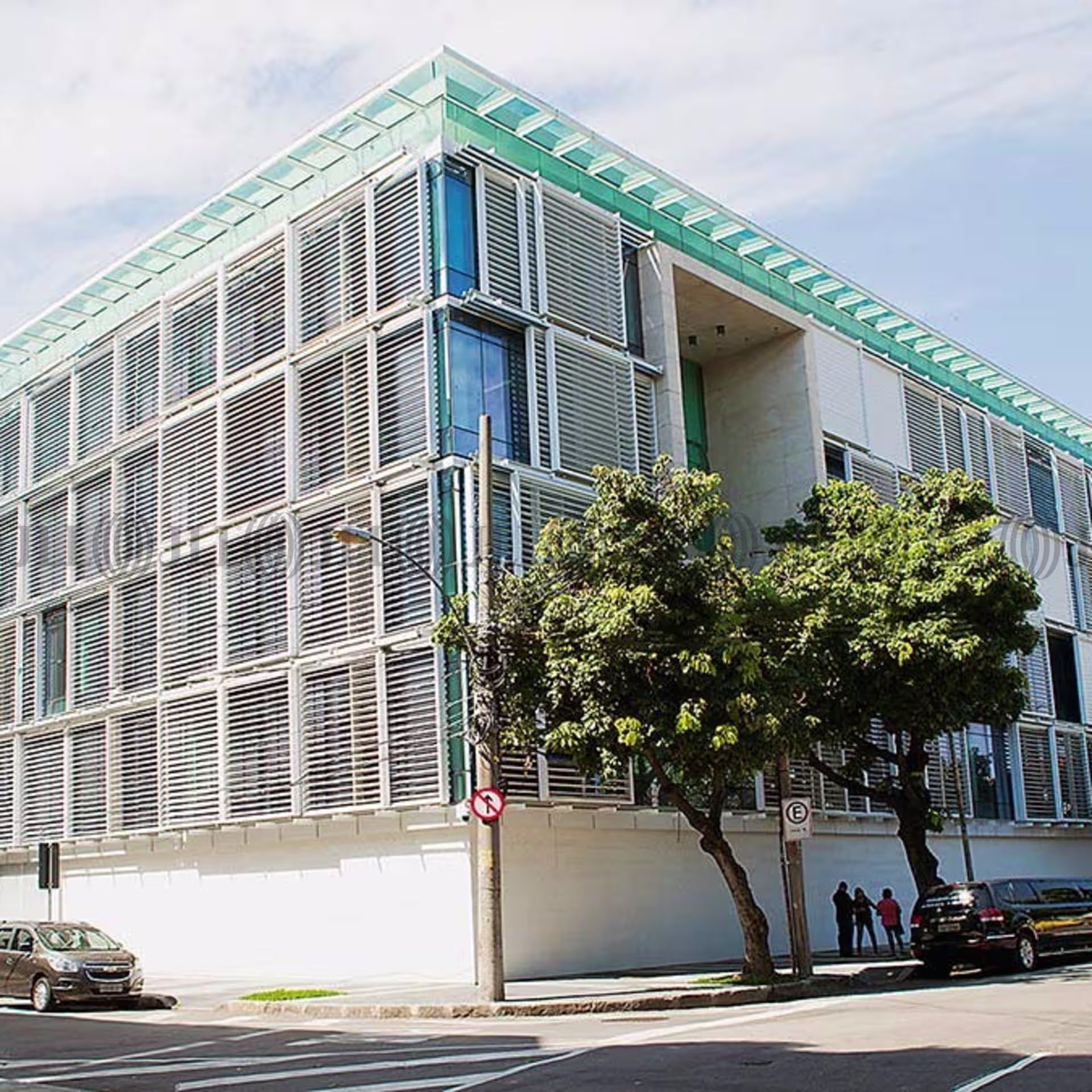 R. Marquês de Pombal, 25 - Centro