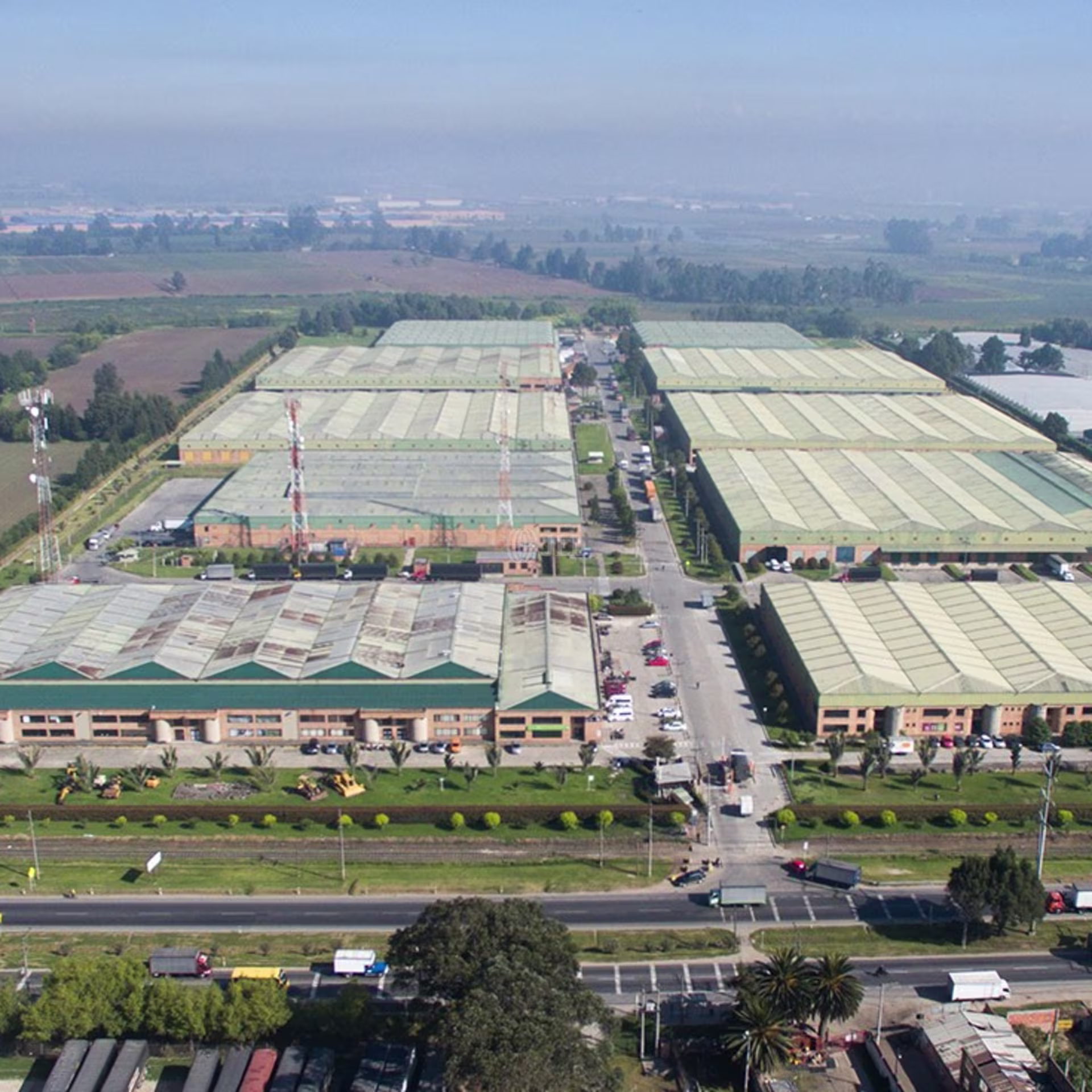 Parque Industrial Lógika Calle 13