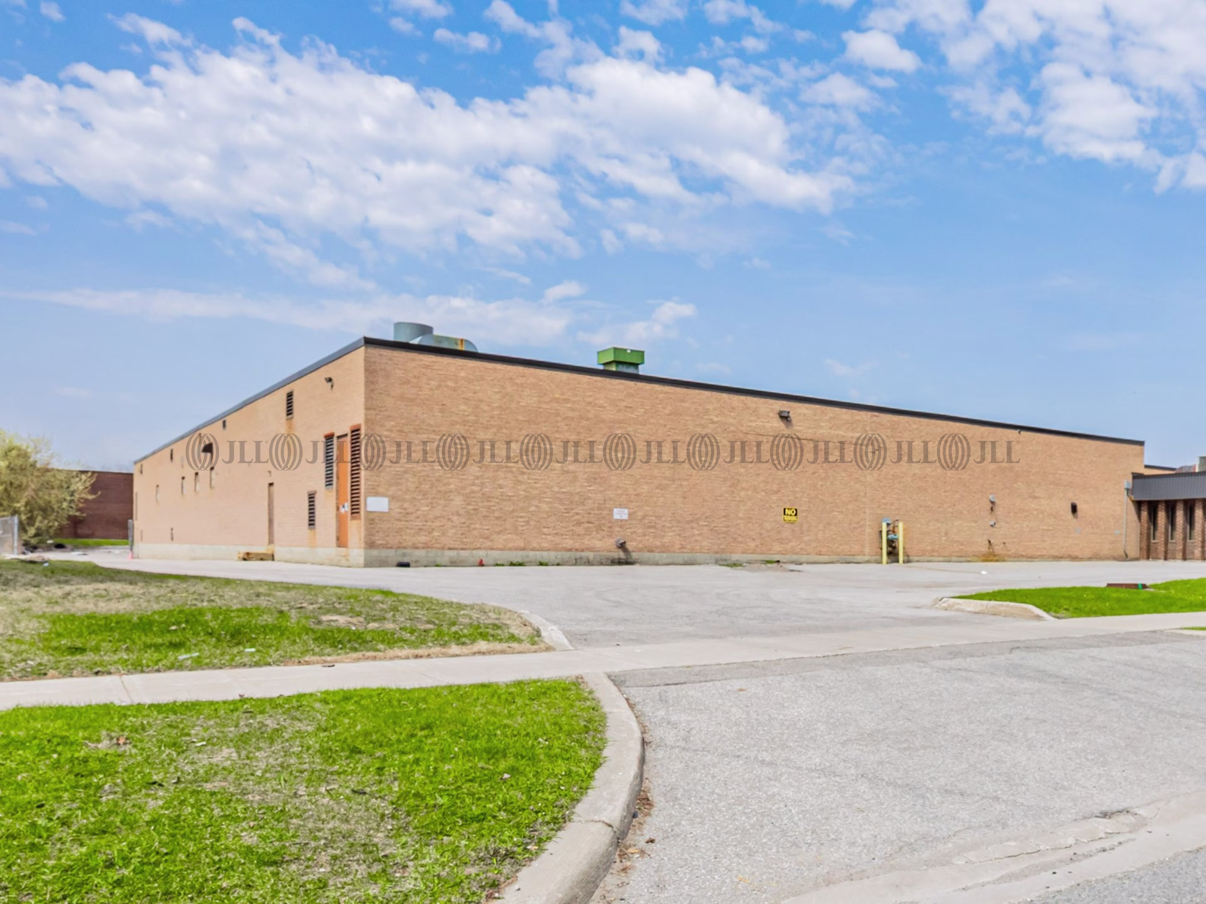 70 Maybrook Dr