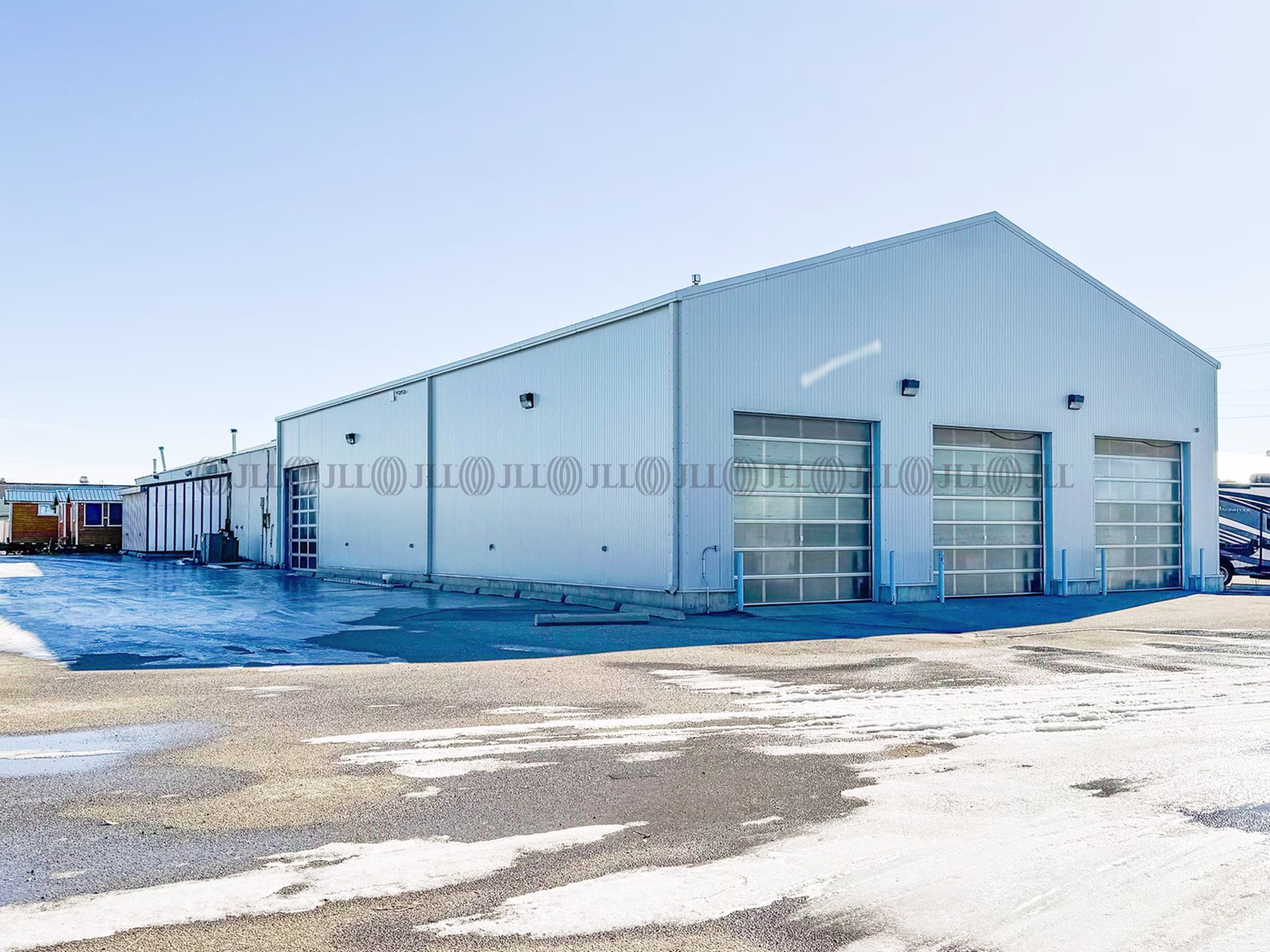 8916 & 9016 - 40 Street SE