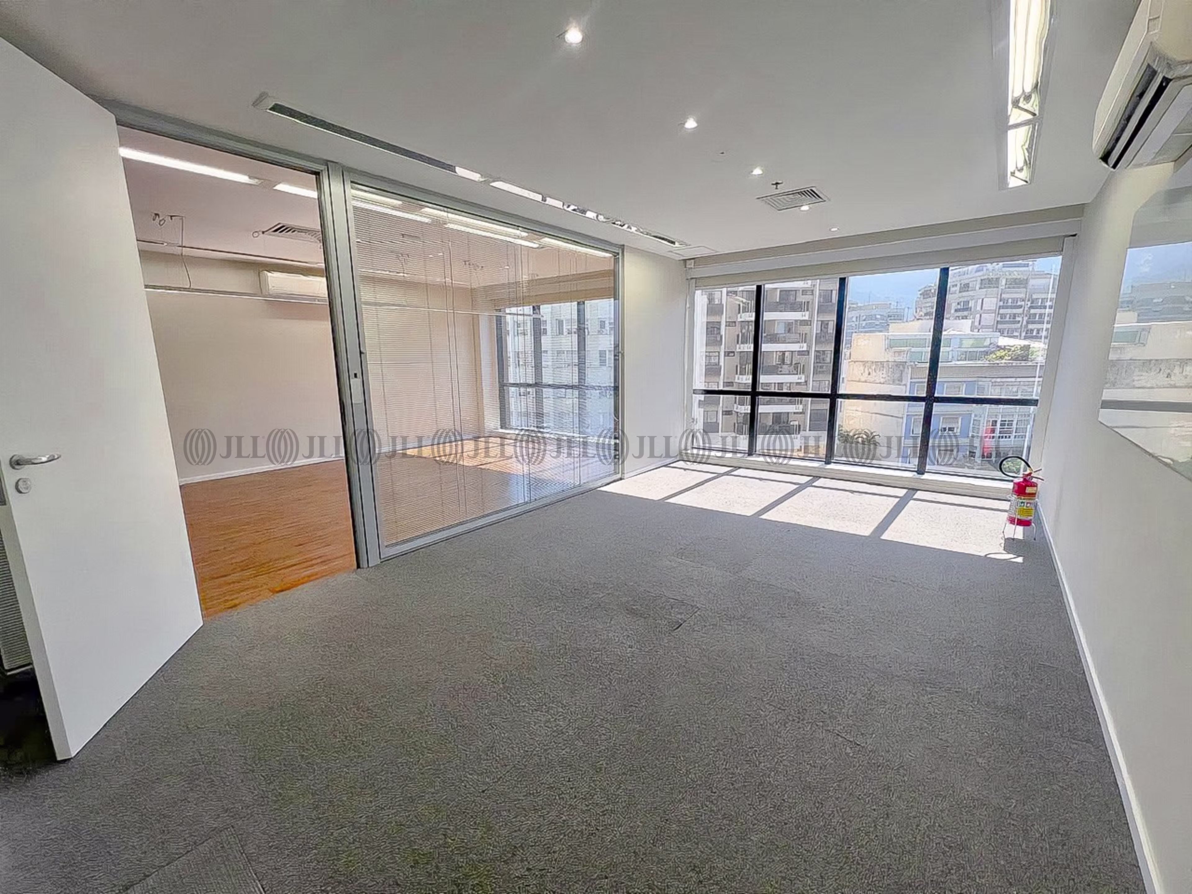 Empresarial Leblon – Sala 401