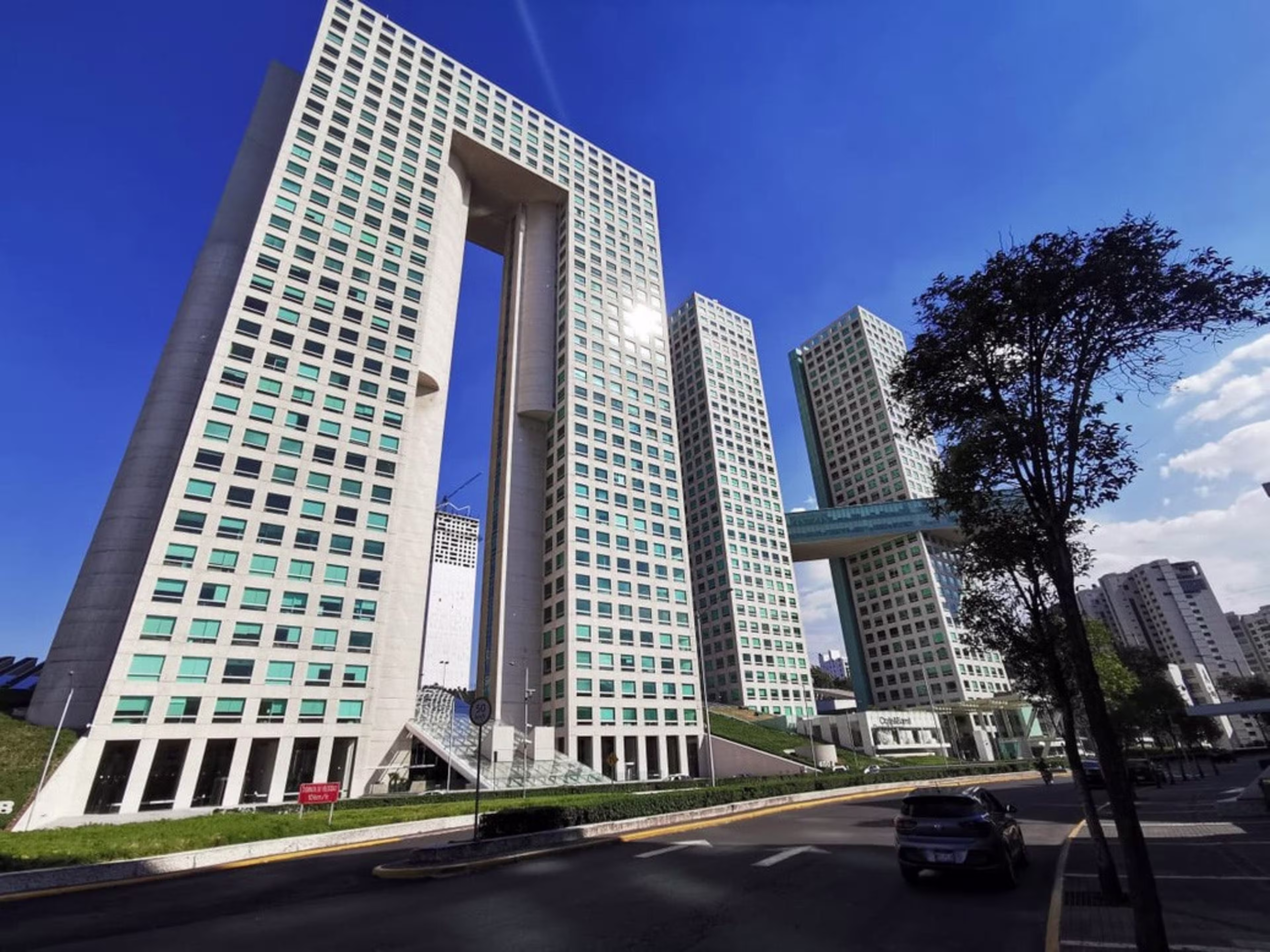 Oficina Premium en Subarriendo | Corporativo Arcos Bosques