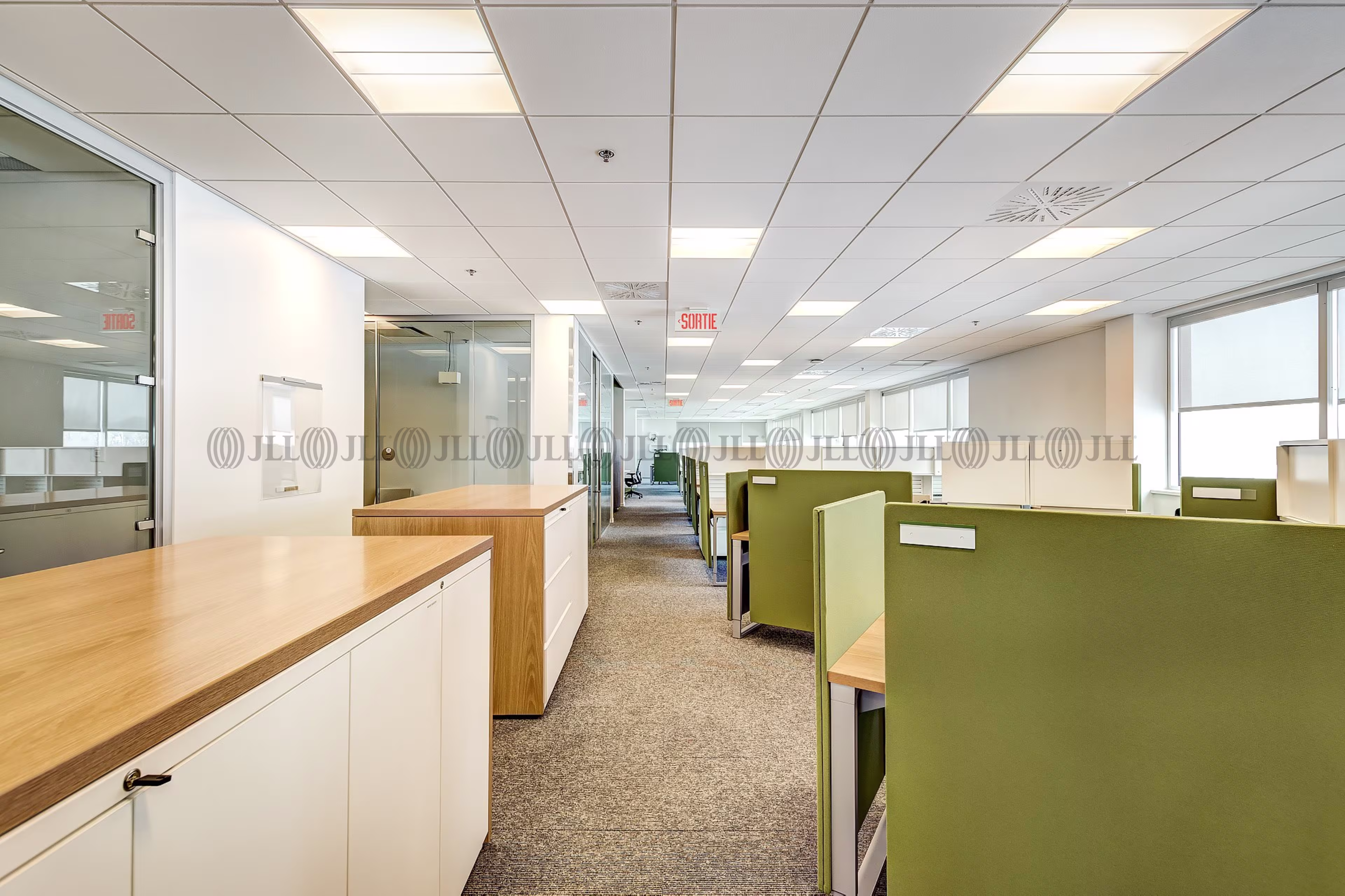 2905 Place Louis-R.-Renaud
