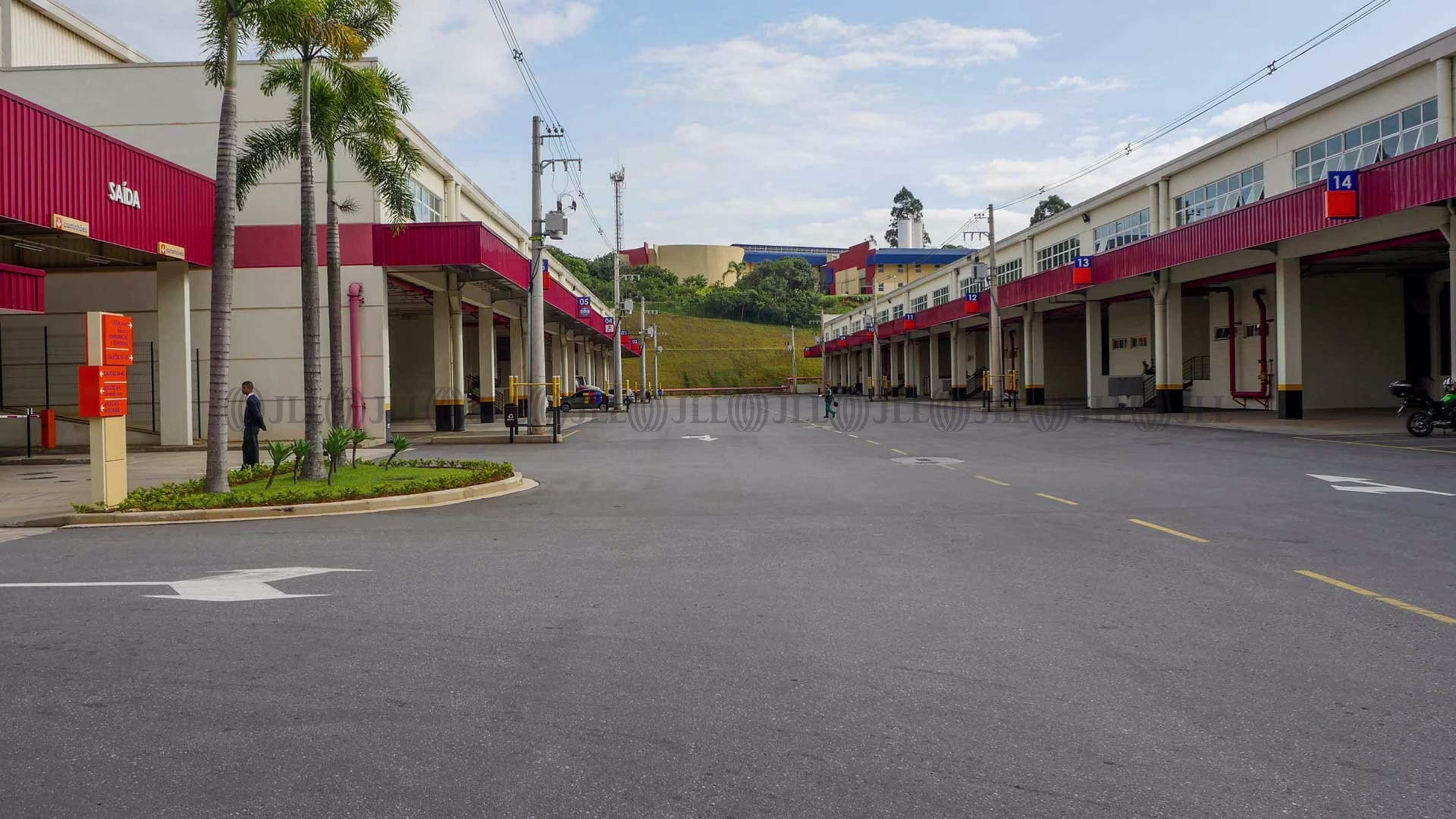 Av. Carmela Dutra, 180 - Jardim Pres. Dutra