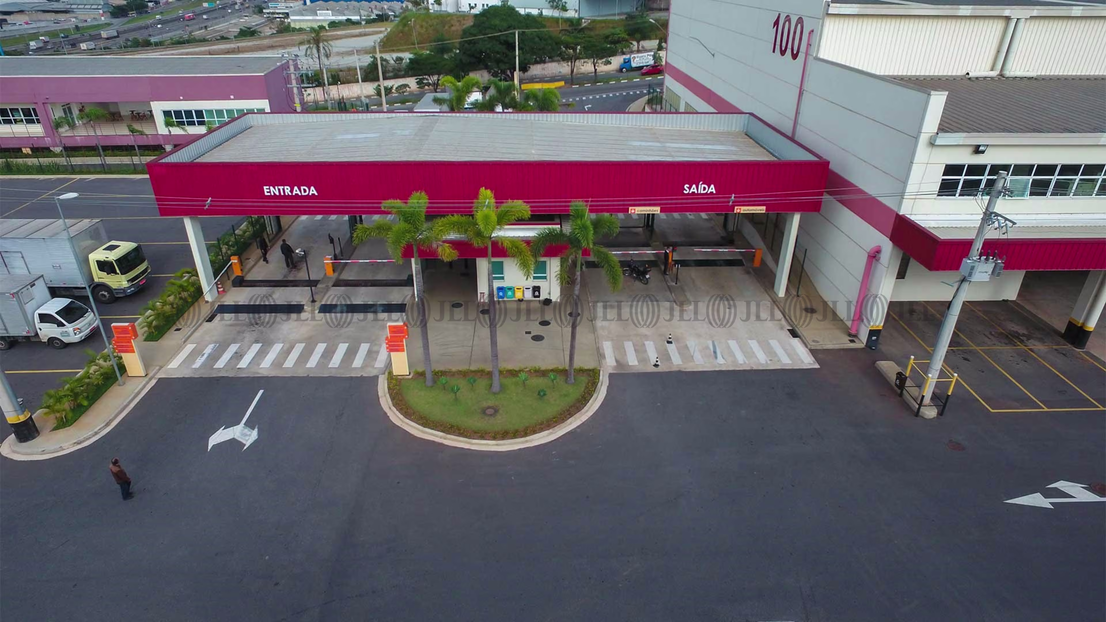 Av. Carmela Dutra, 180 - Jardim Pres. Dutra