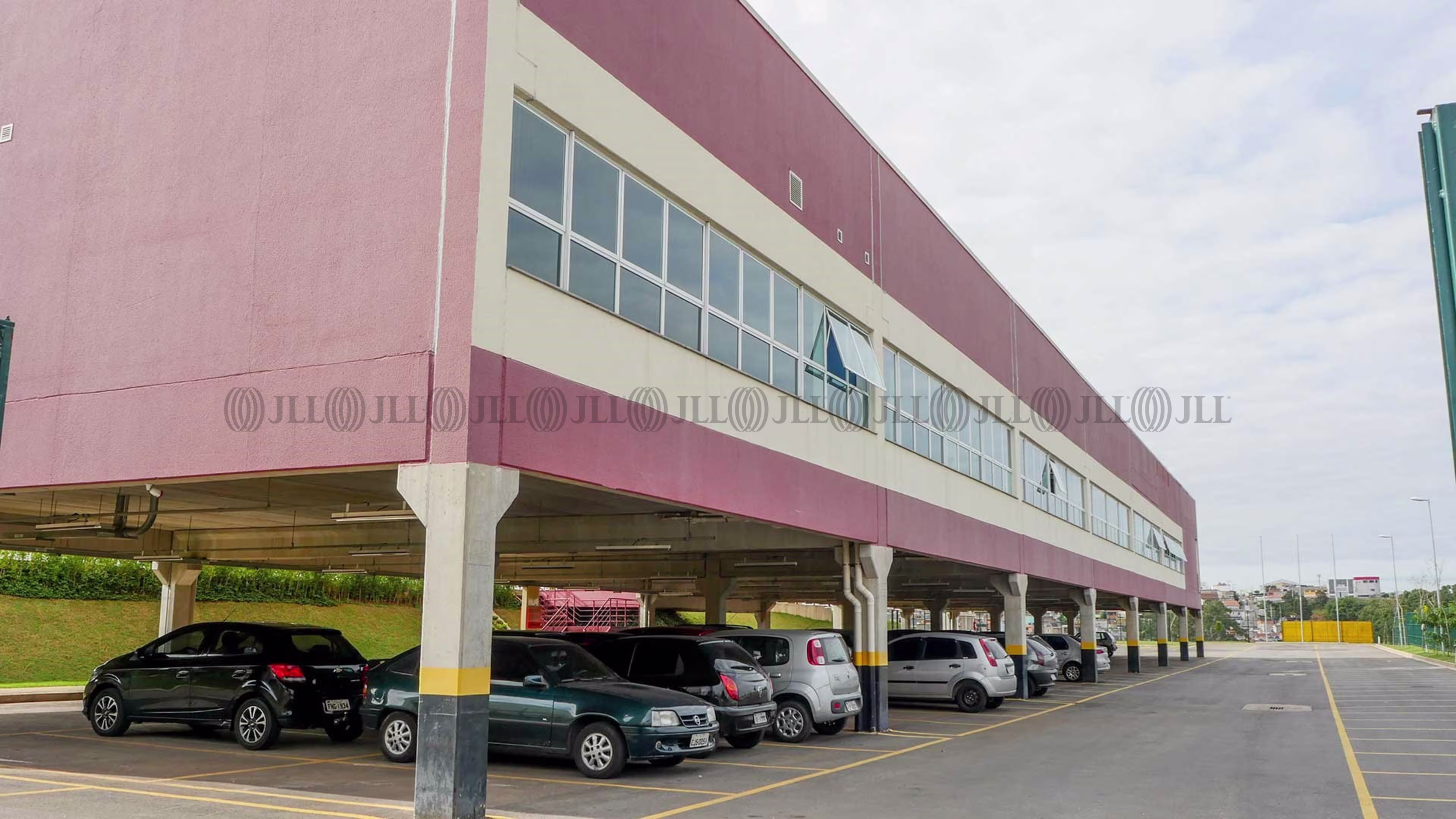Av. Carmela Dutra, 180 - Jardim Pres. Dutra