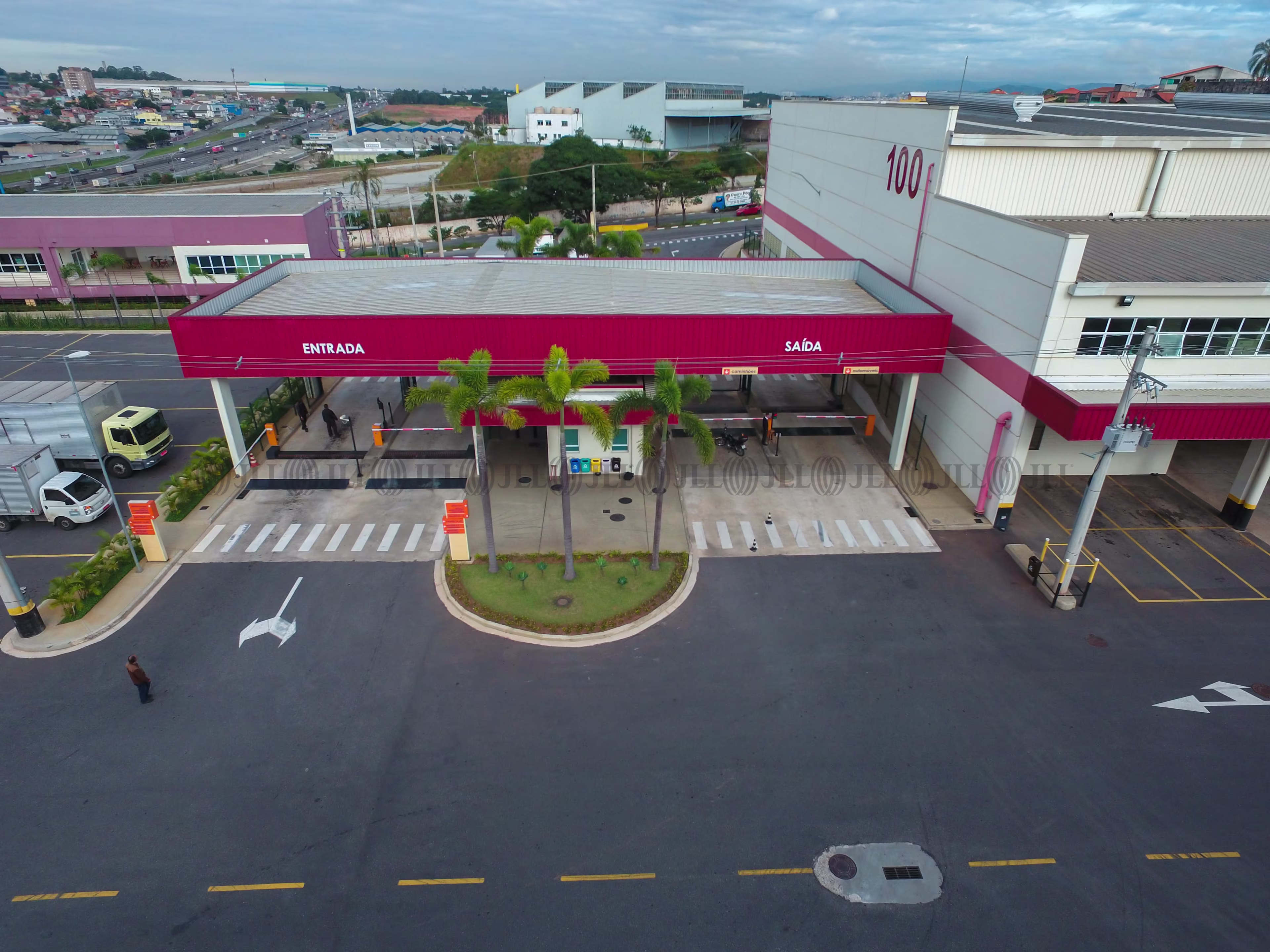 Av. Carmela Dutra, 180 - Jardim Pres. Dutra