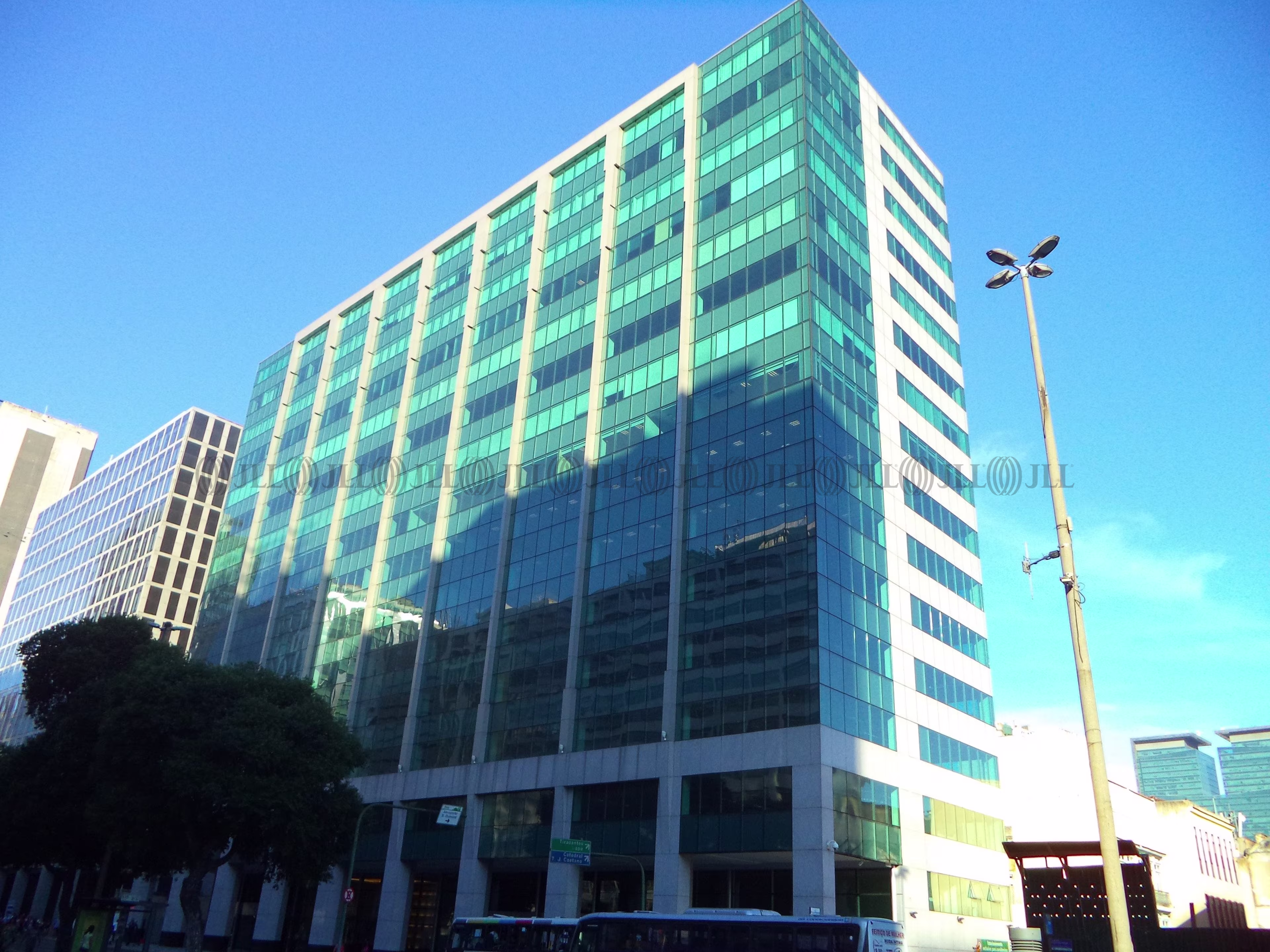 Av. Pres. Vargas, 1001 - Centro