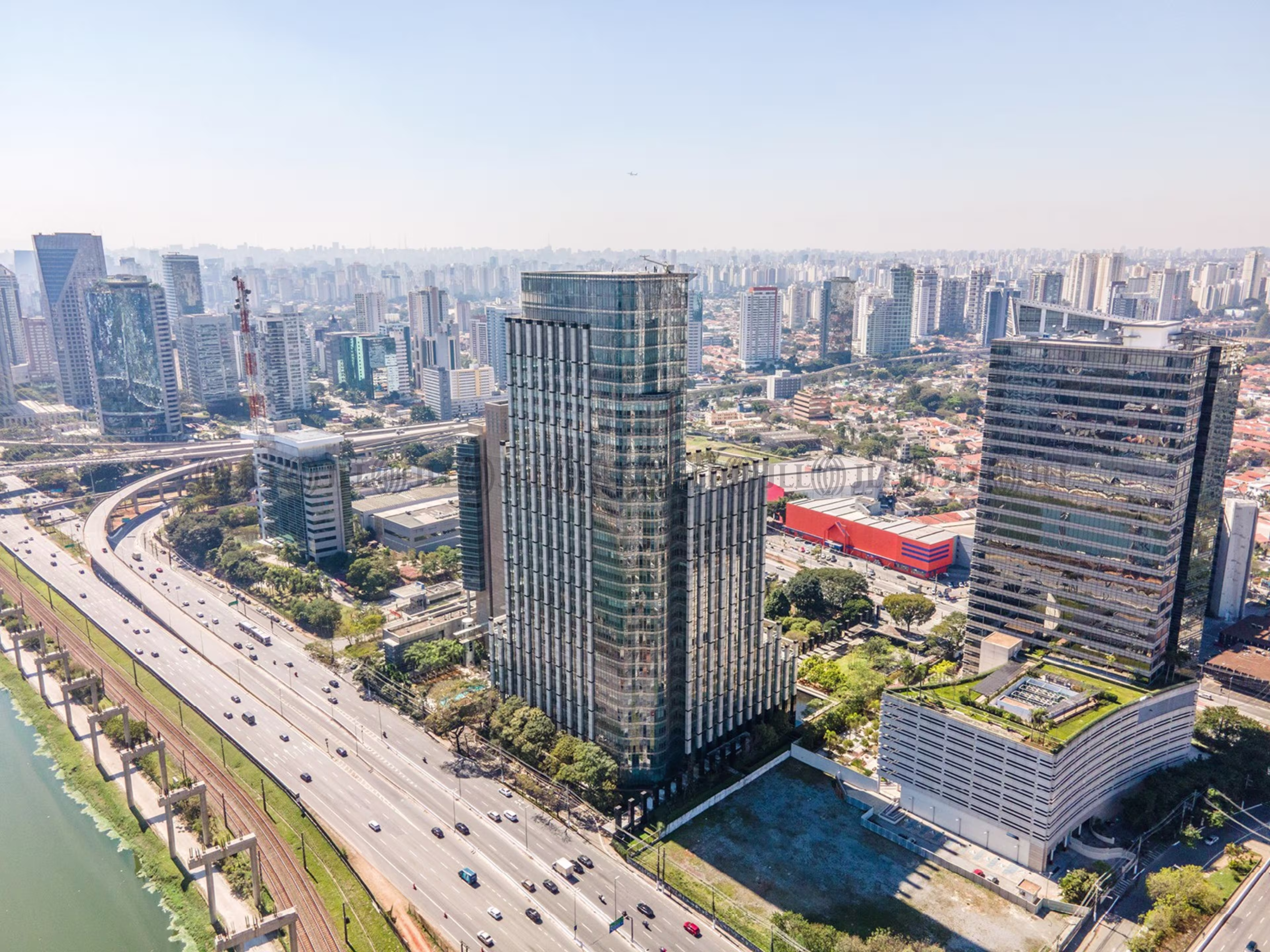 Av. Dr. Chucri Zaidan, 246