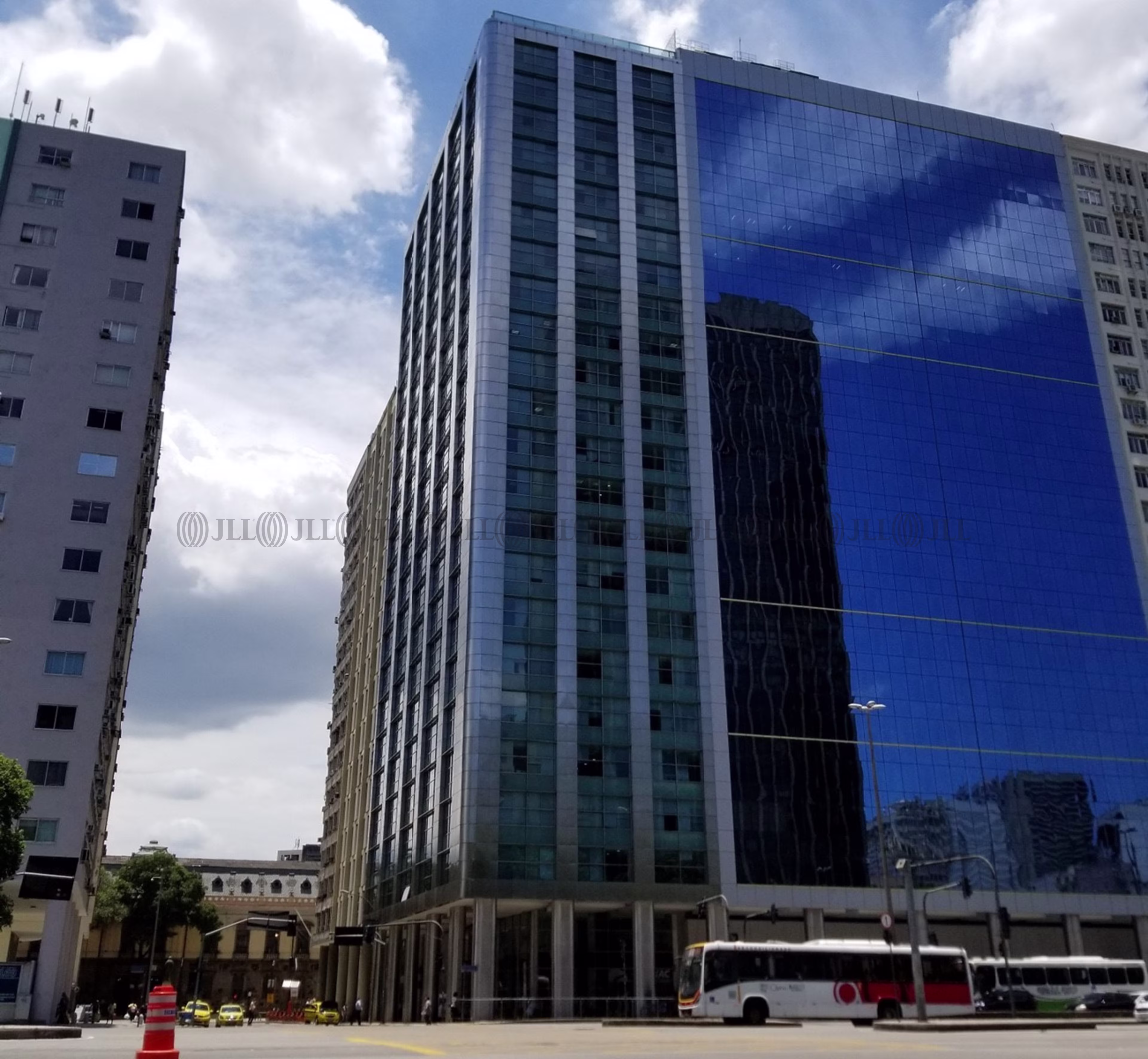Avenida Presidente Vargas, 850 – Centro