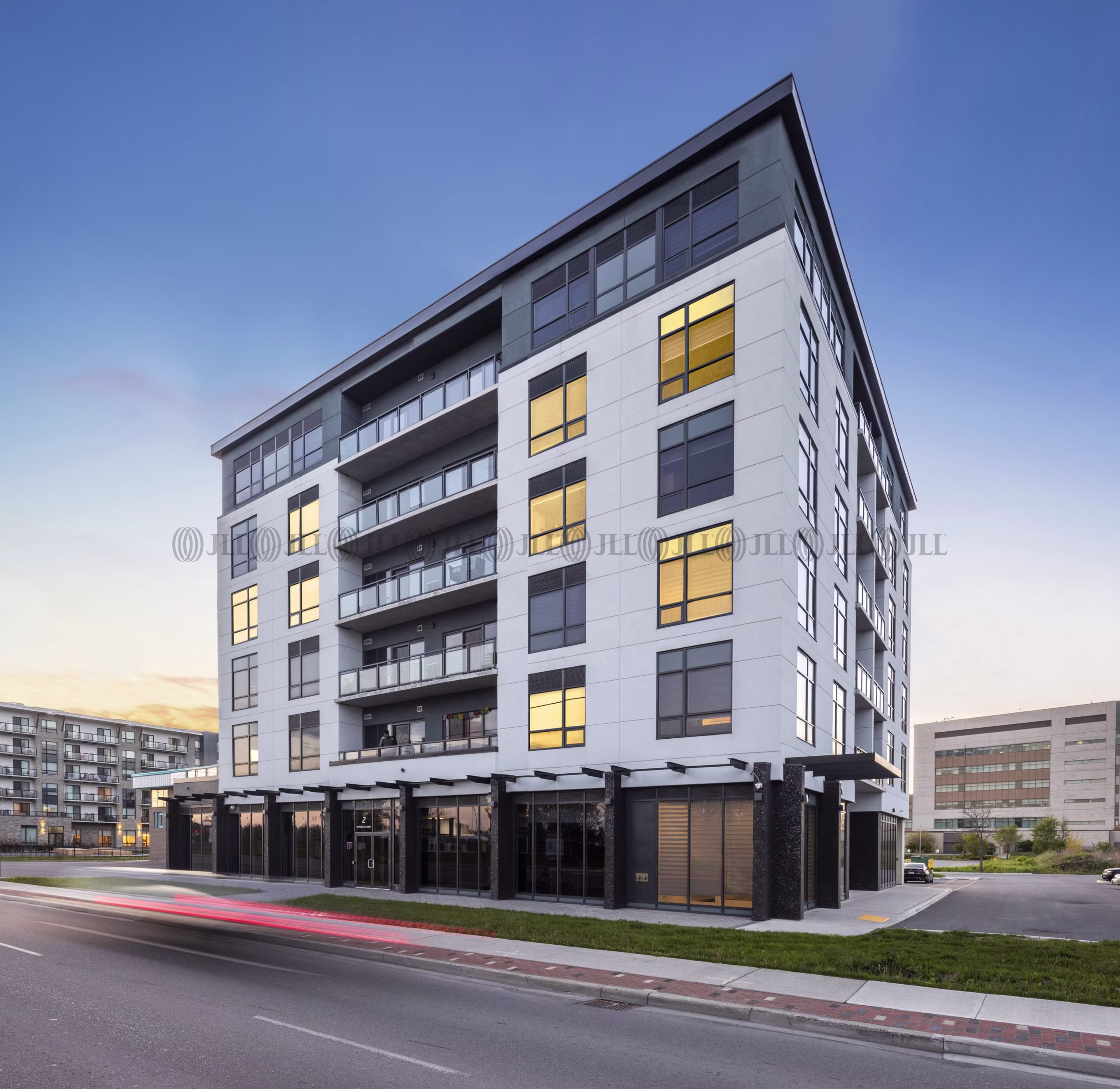 2 Dundas Street West
