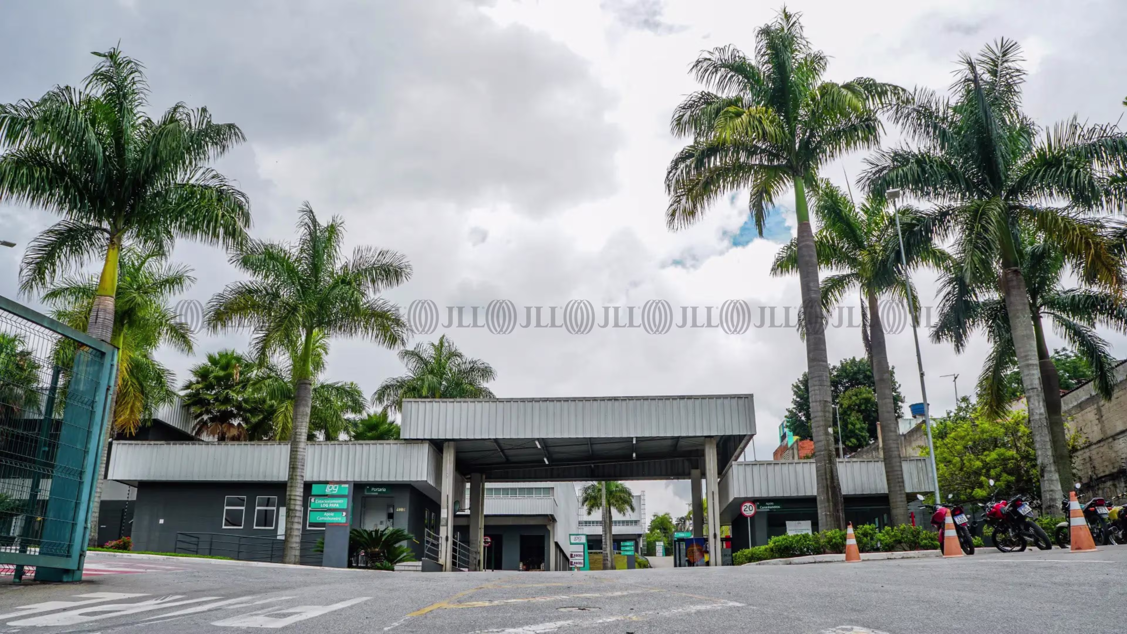 Av. Papa João Paulo I, 4006 - Res. Parque Cumbica