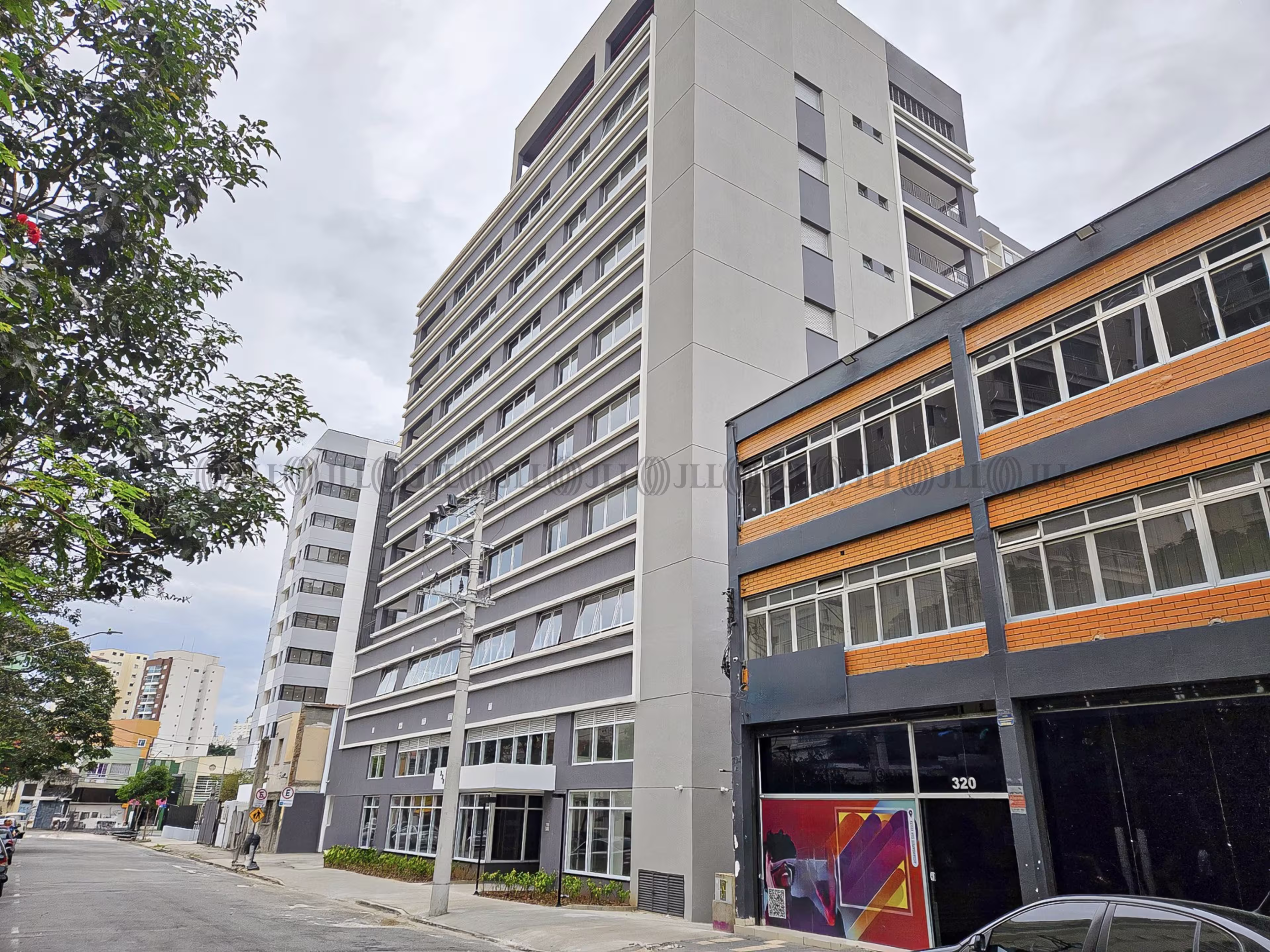 R. George Smith, 338 - Lapa