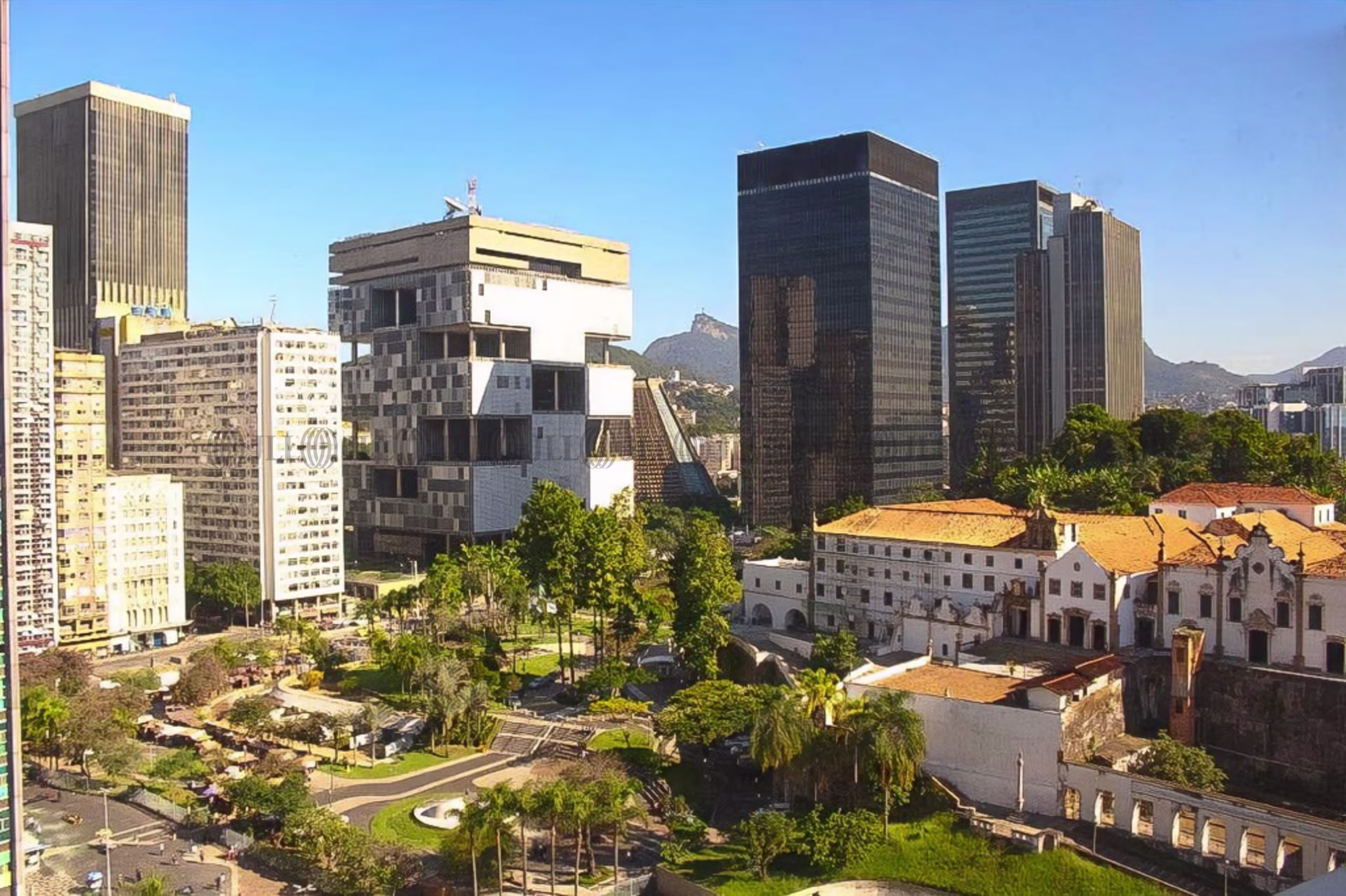 Av. Nilo Peçanha, 50 - Centro