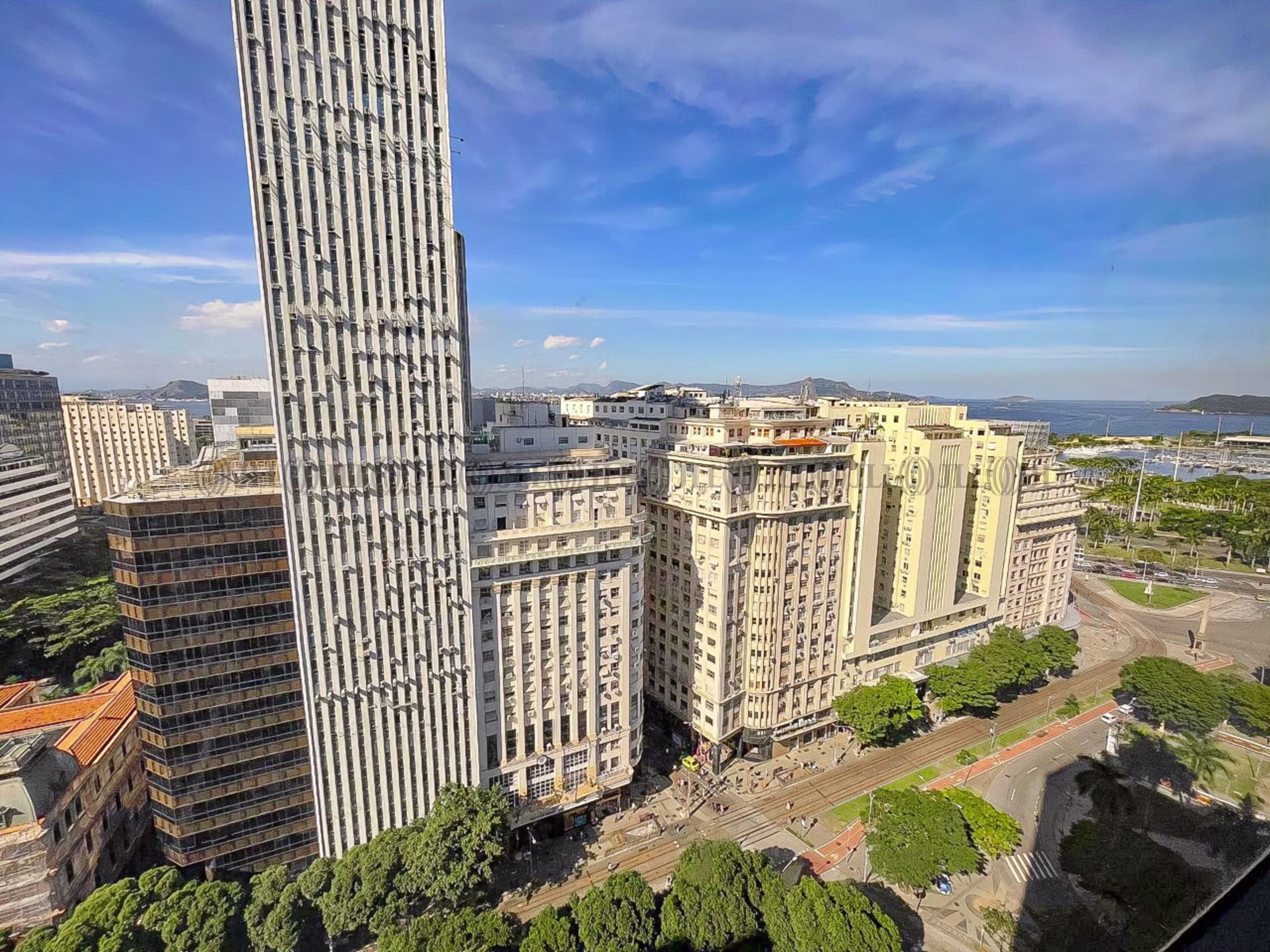 Praça Floriano, 19 - Centro