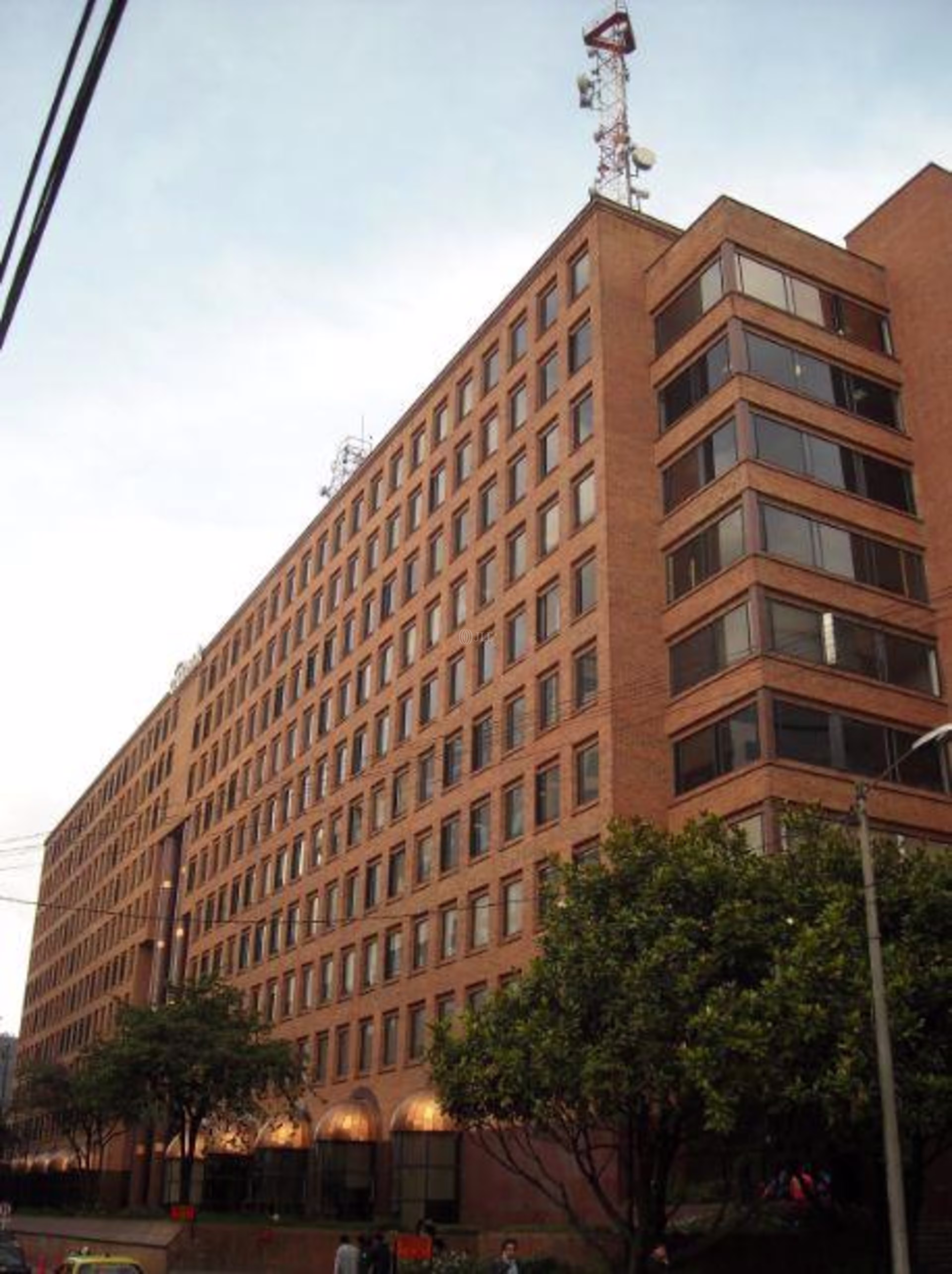Carrera 9A, Calle 99