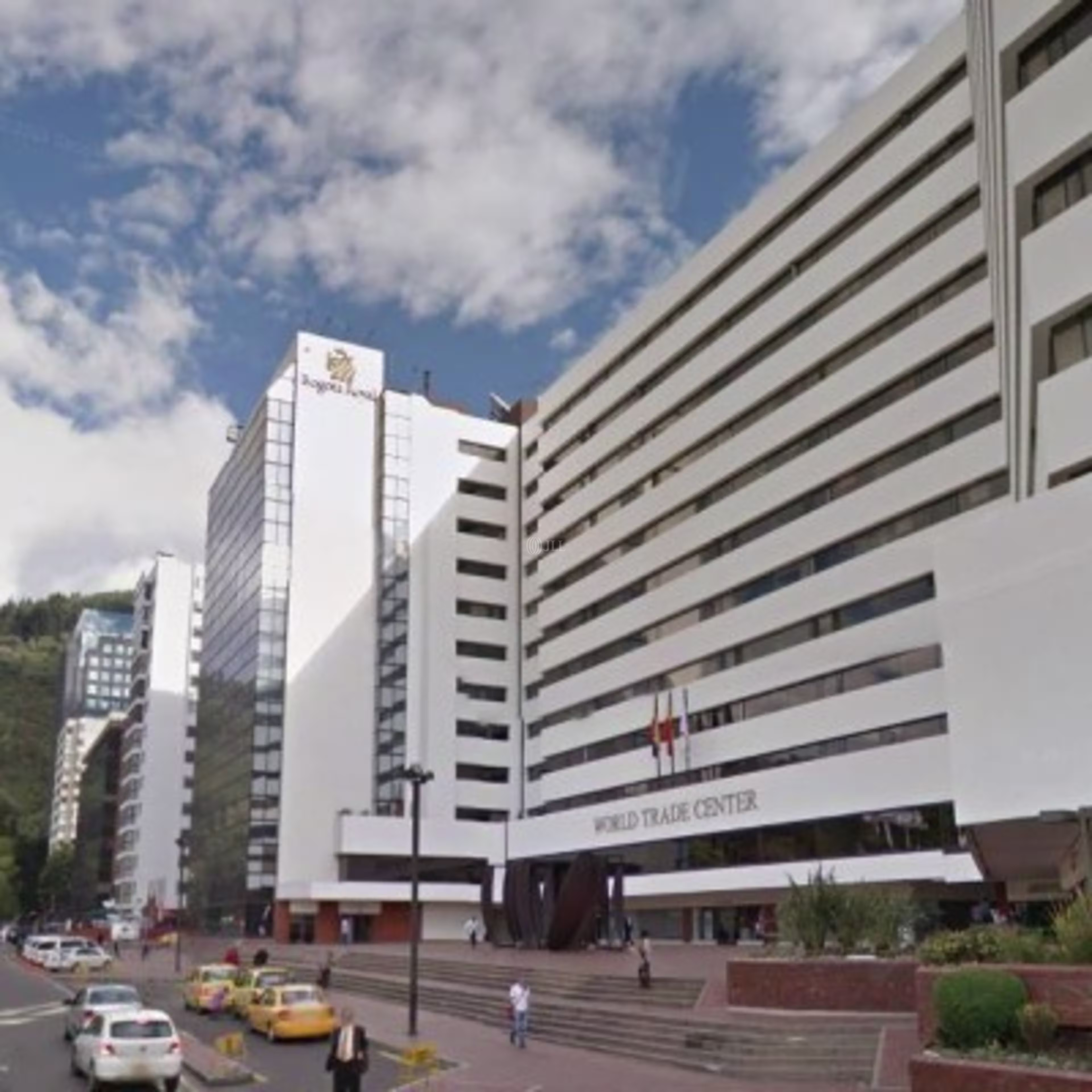 Calle 100, Cra 8A