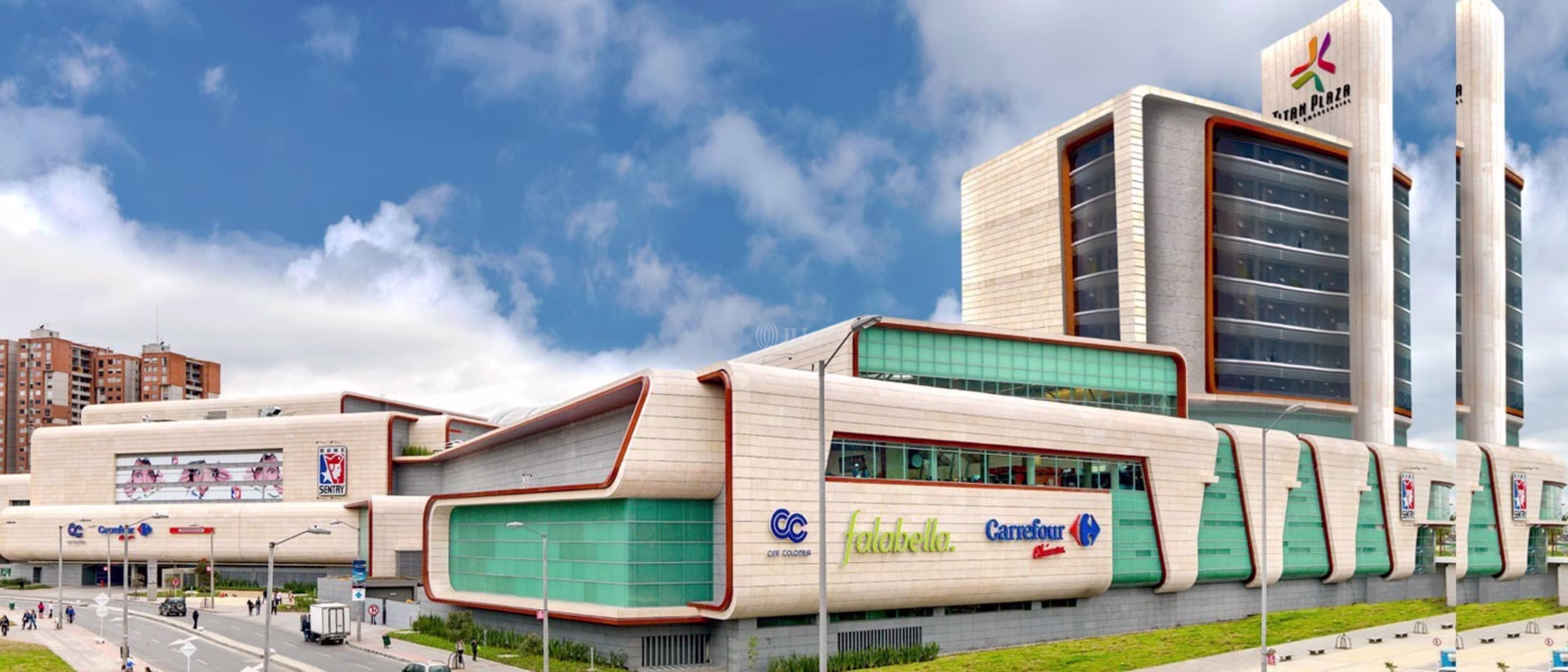 Centro Comercial Titán Plaza