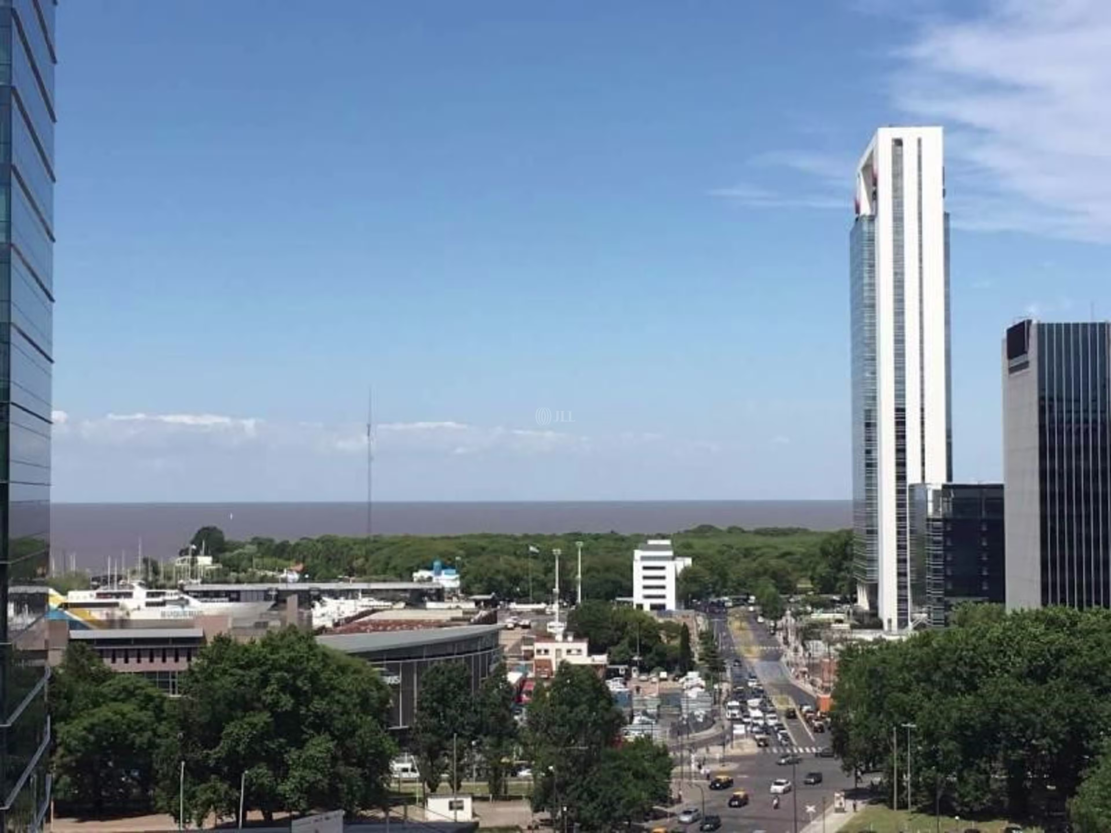 Av. Eduardo Madero 900, piso 8