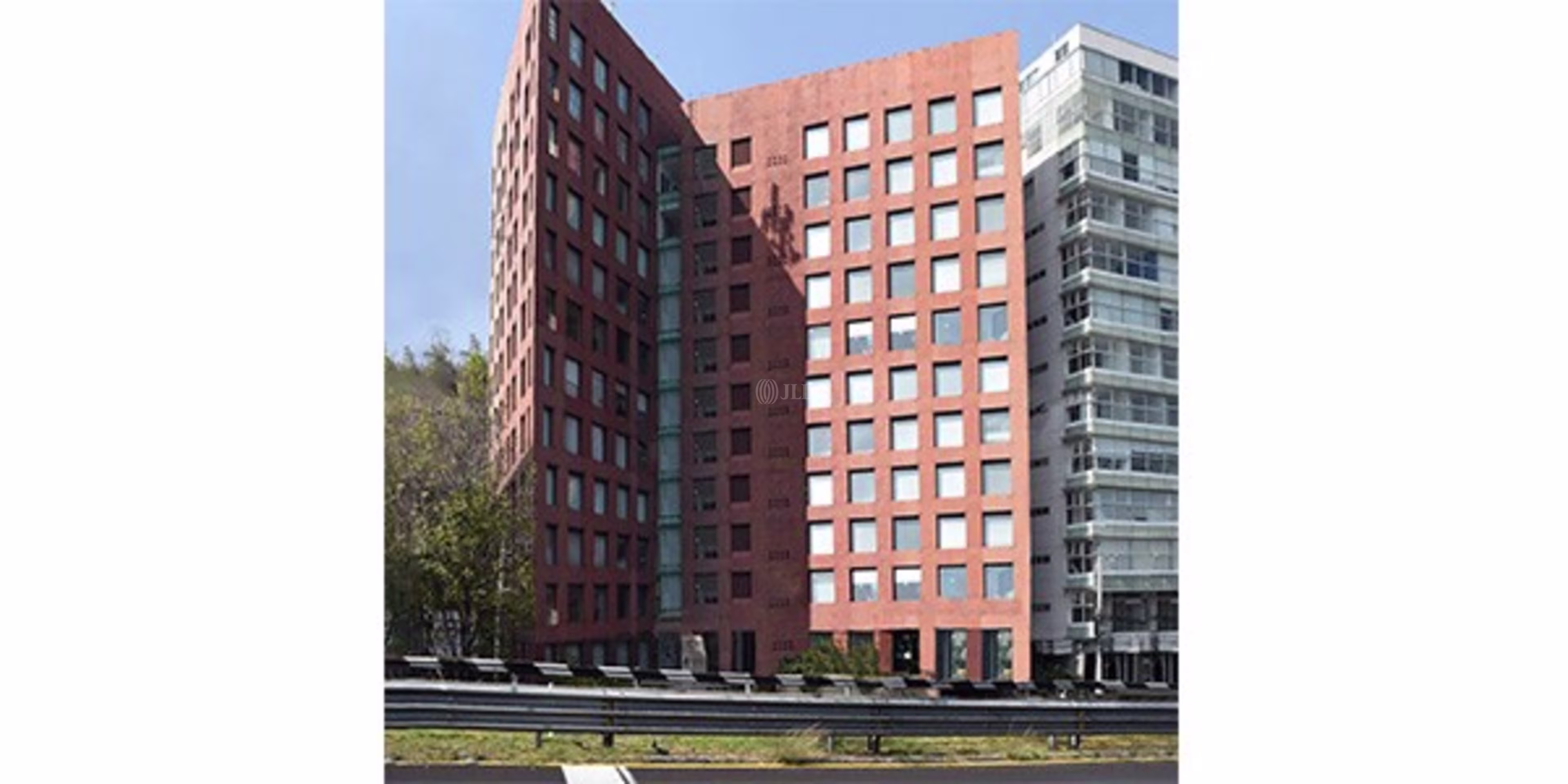 Prol. Paseo de la Reforma No. 61, Col. Paseo de las Lomas, Cuajimalpa, CP. CDMX
