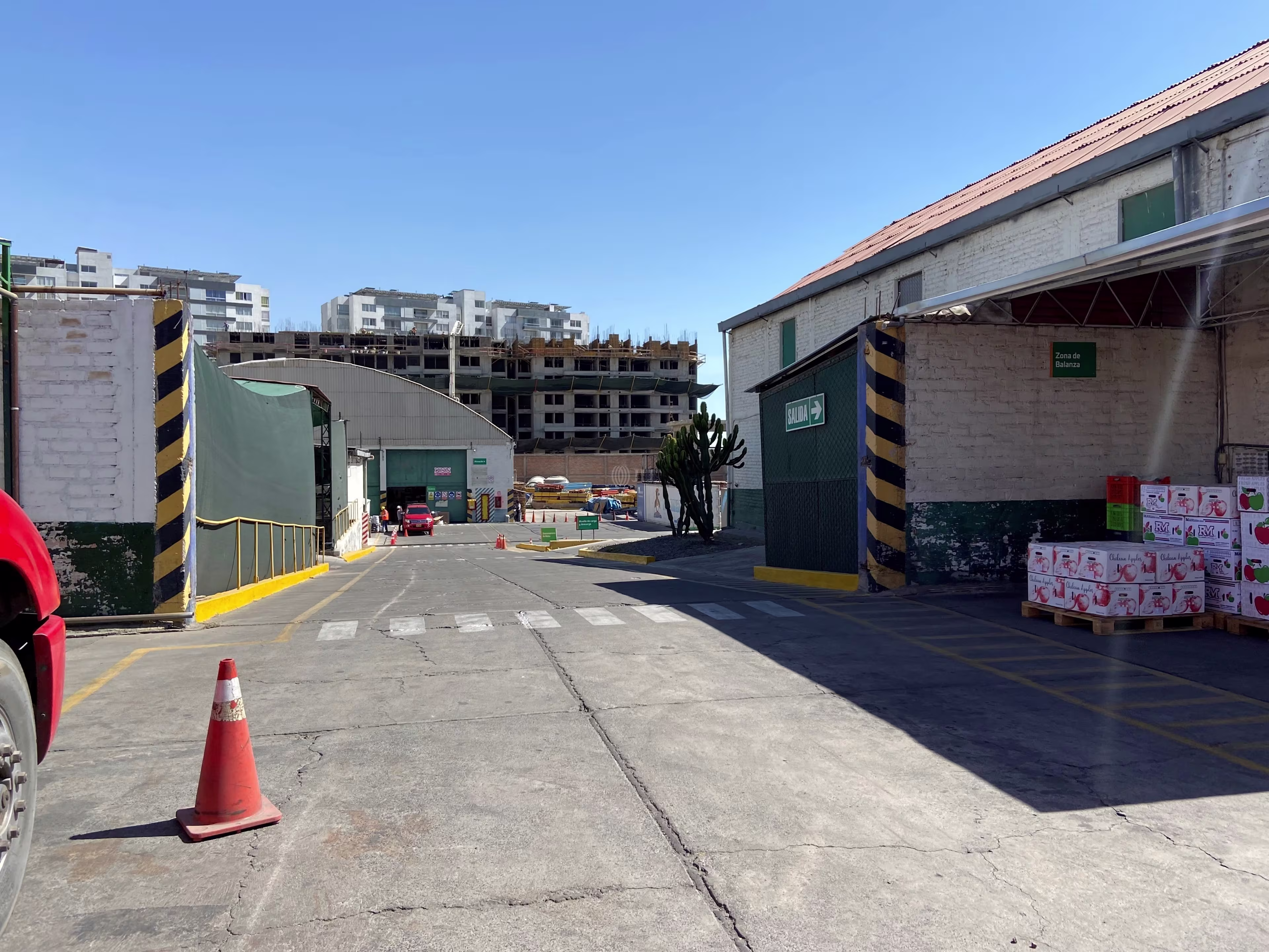 Avenida Pizarro 113, José Luis Bustamante y Rivero, Perú
