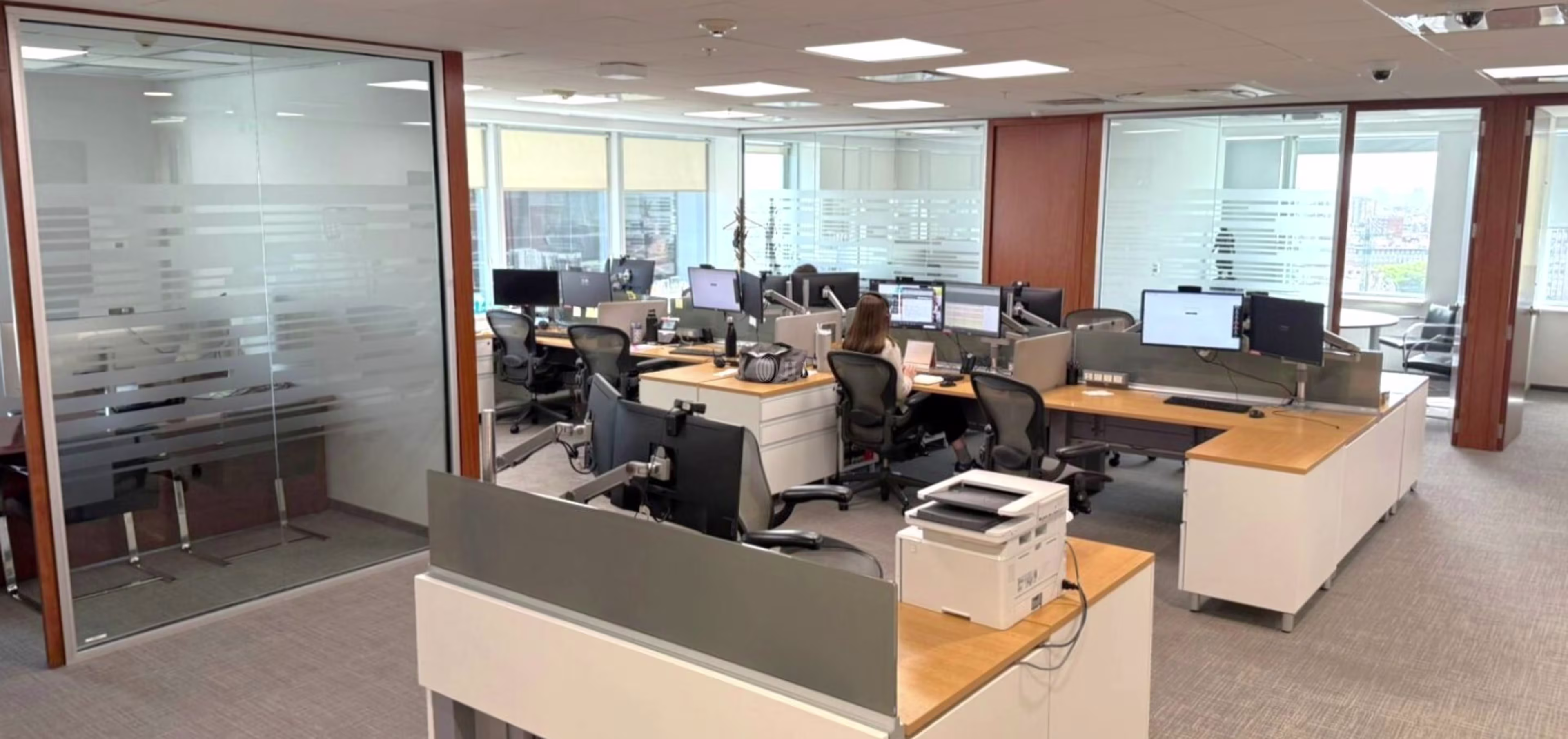 Av. Madero 900 - CABA