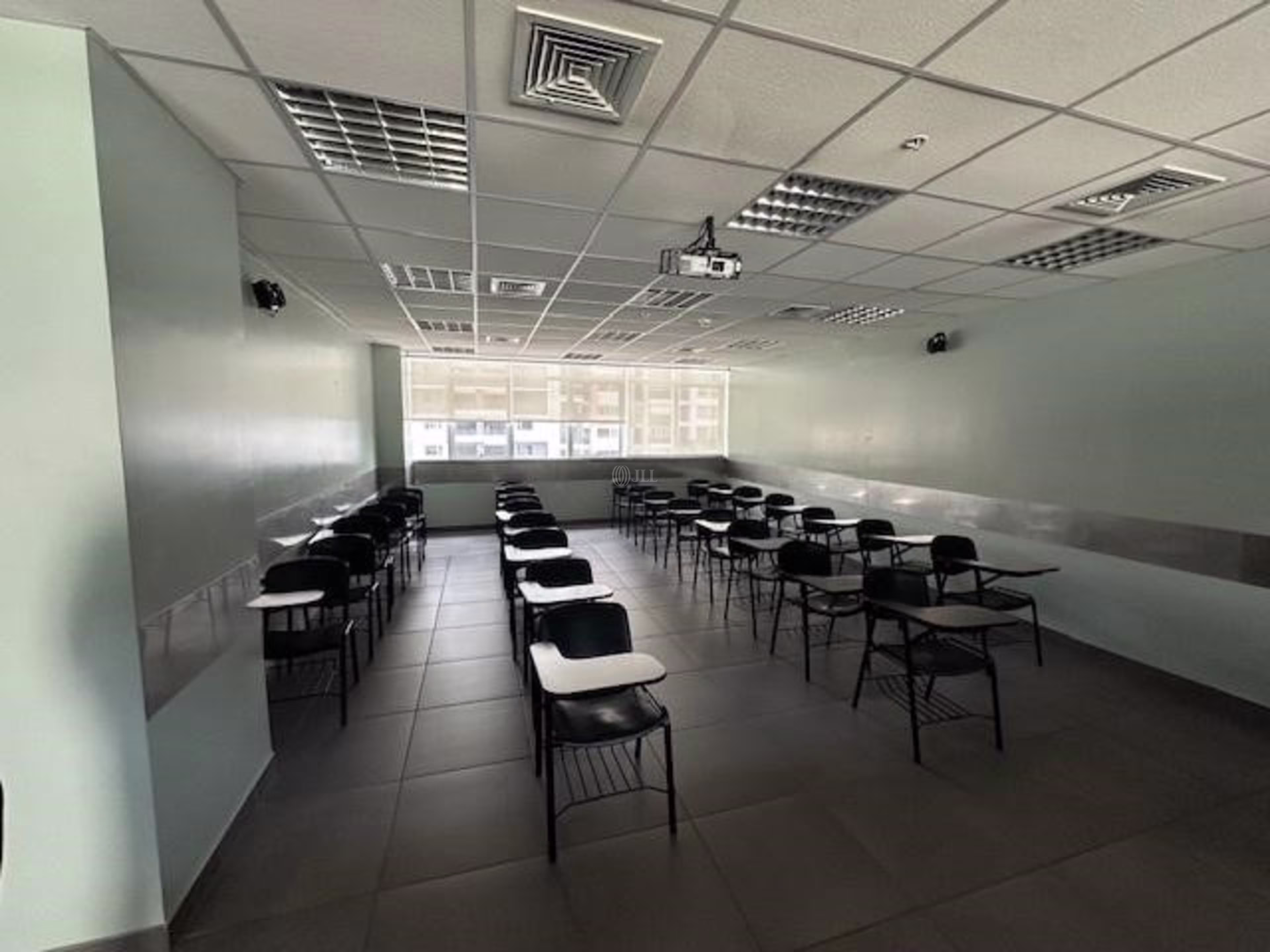 Av. Brasil 702, Breña 15083